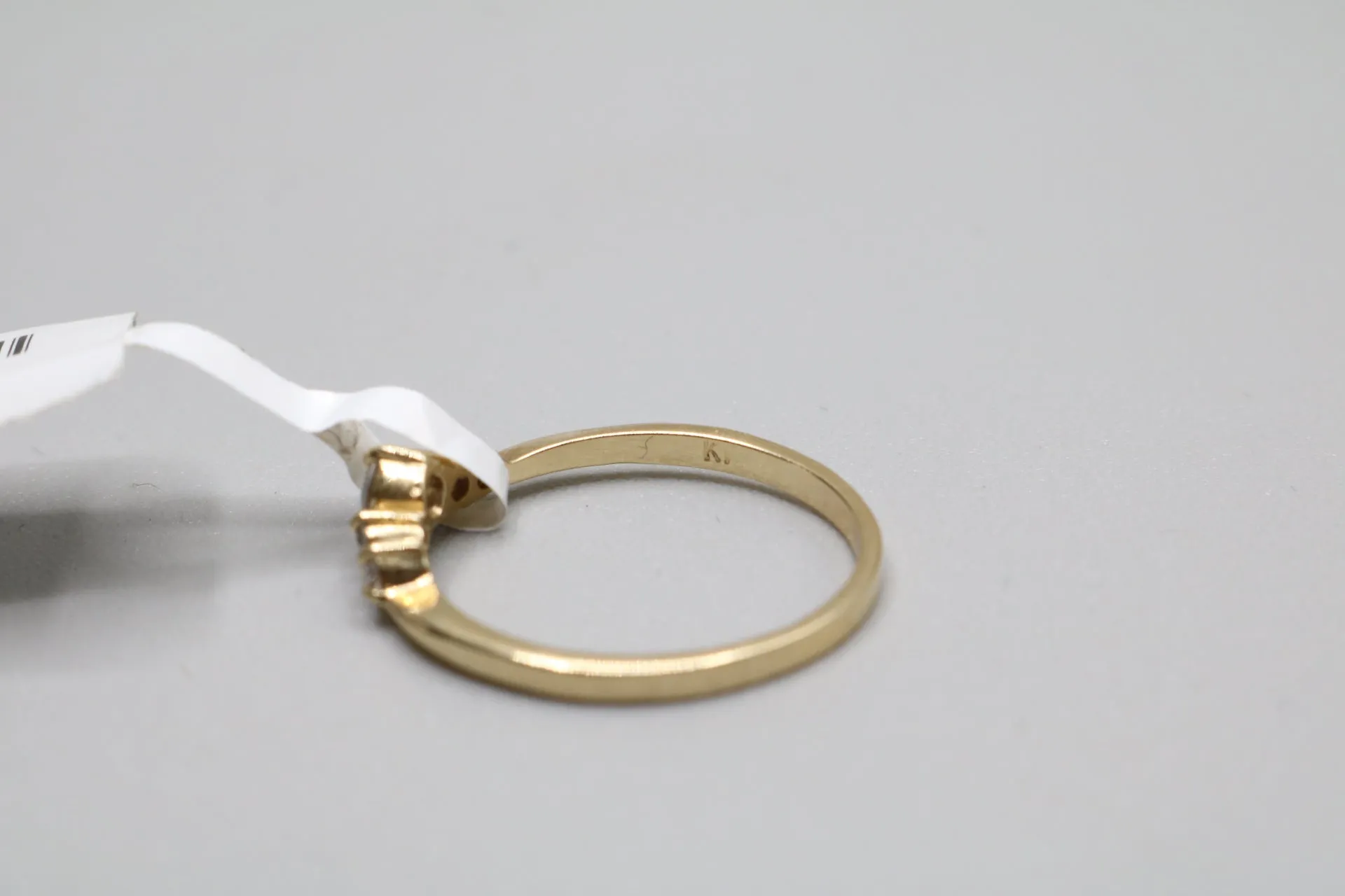 14K Yellow Gold Curved Wedding Band Diamond Ring (Size 6 3/4)