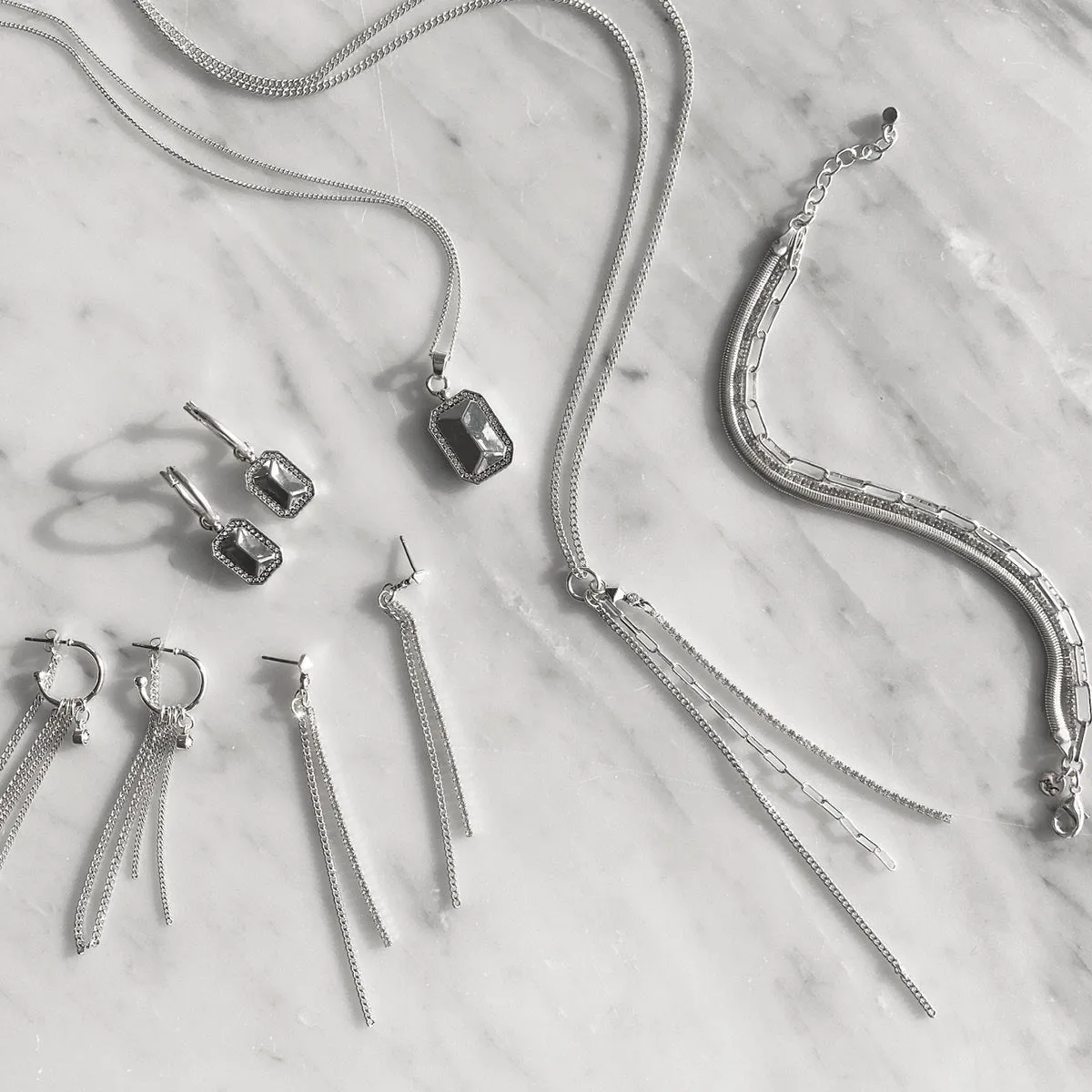 2018-1067 Shiny Facets Necklace -Silver