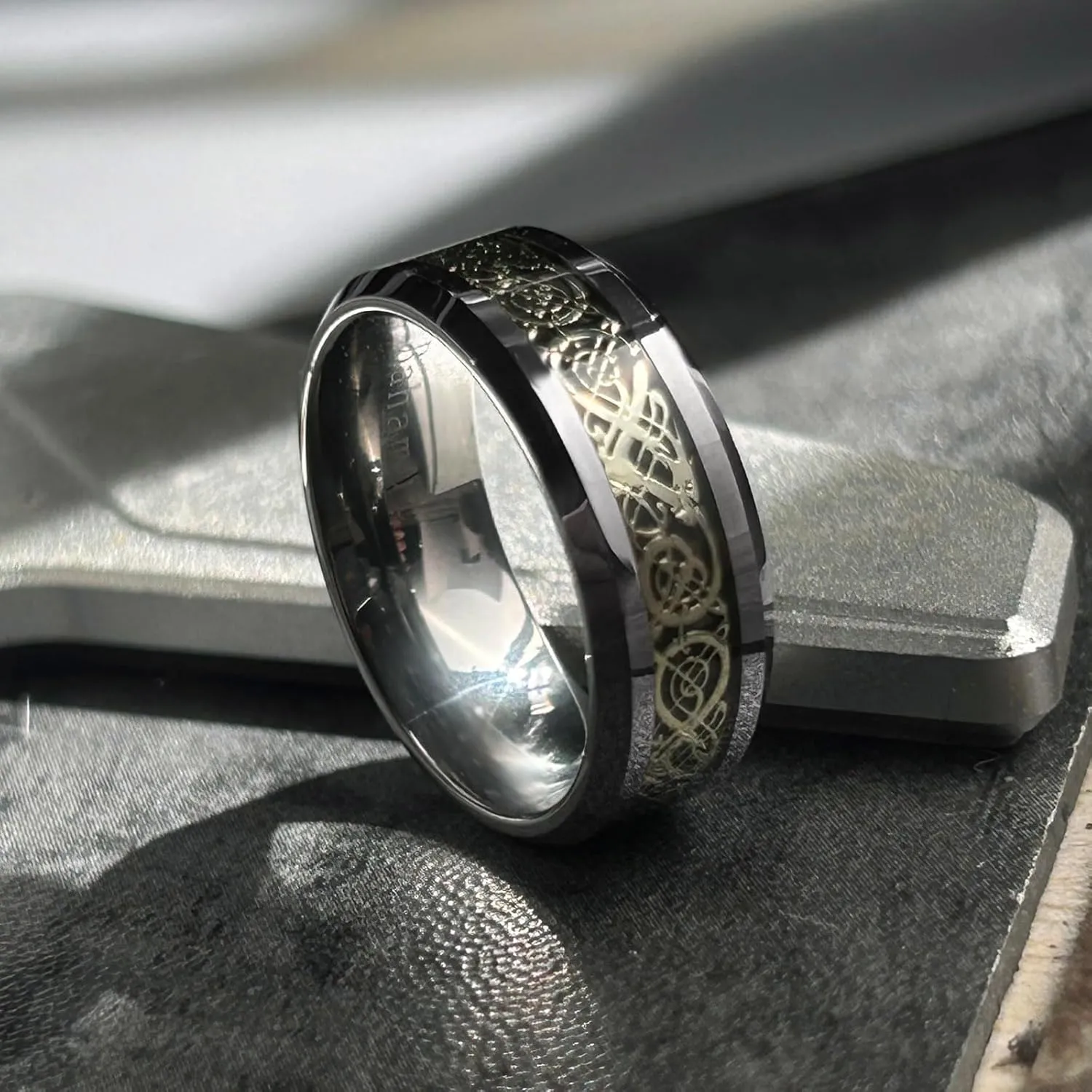 bahamut 8mm Gold Silver Carbon Fiber Viking Celtic Dragon Tungsten Carbide Ring for Men Comfort Fit Mens Wedding Bands Tungsten for him