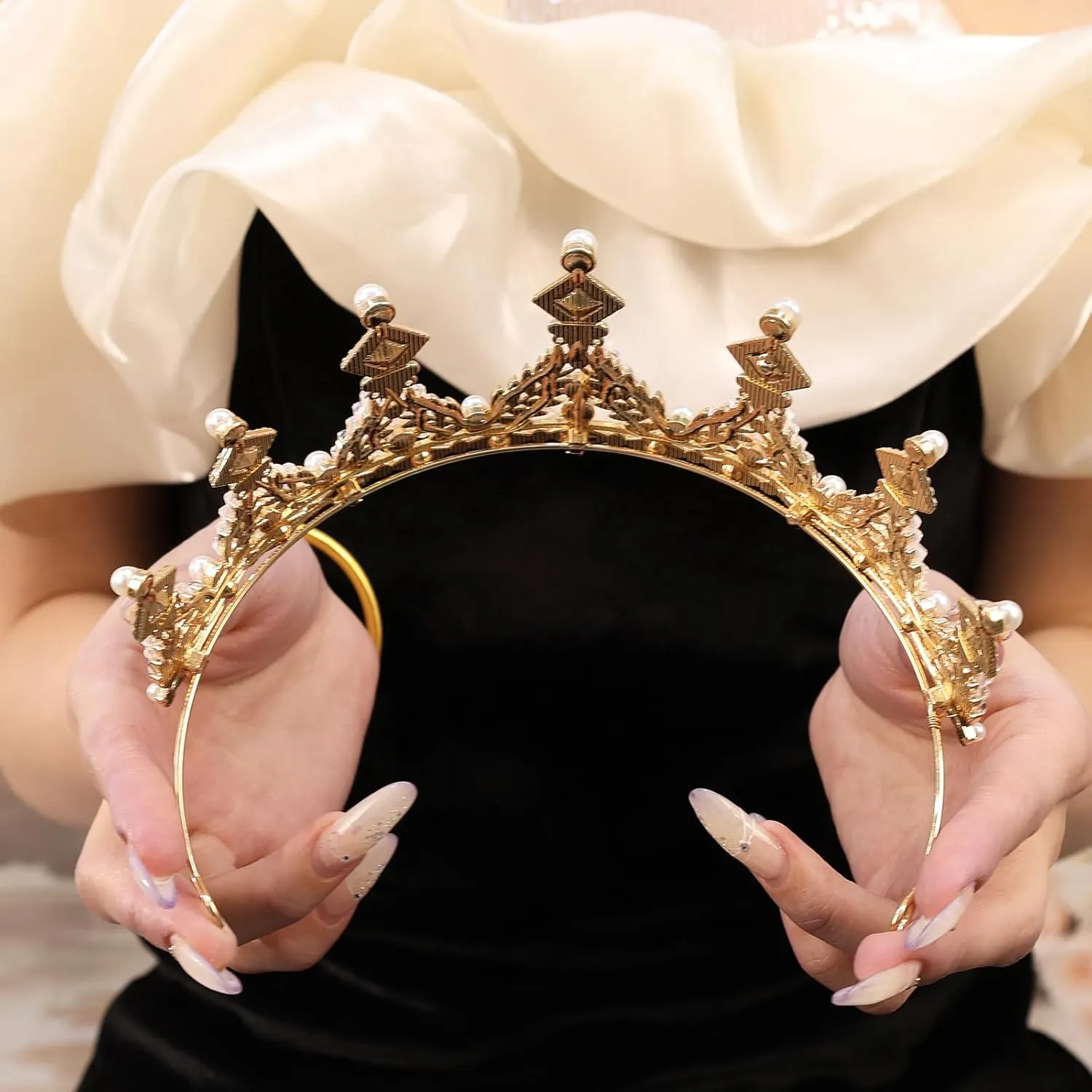 Baroque Pearl Crystal Tiara for Women Elegant Bridal Wedding Pearl Rhinestone Crown Queen Princess Costume Crown Crystal Headpiece Accessory for Cosplay Birthday Party