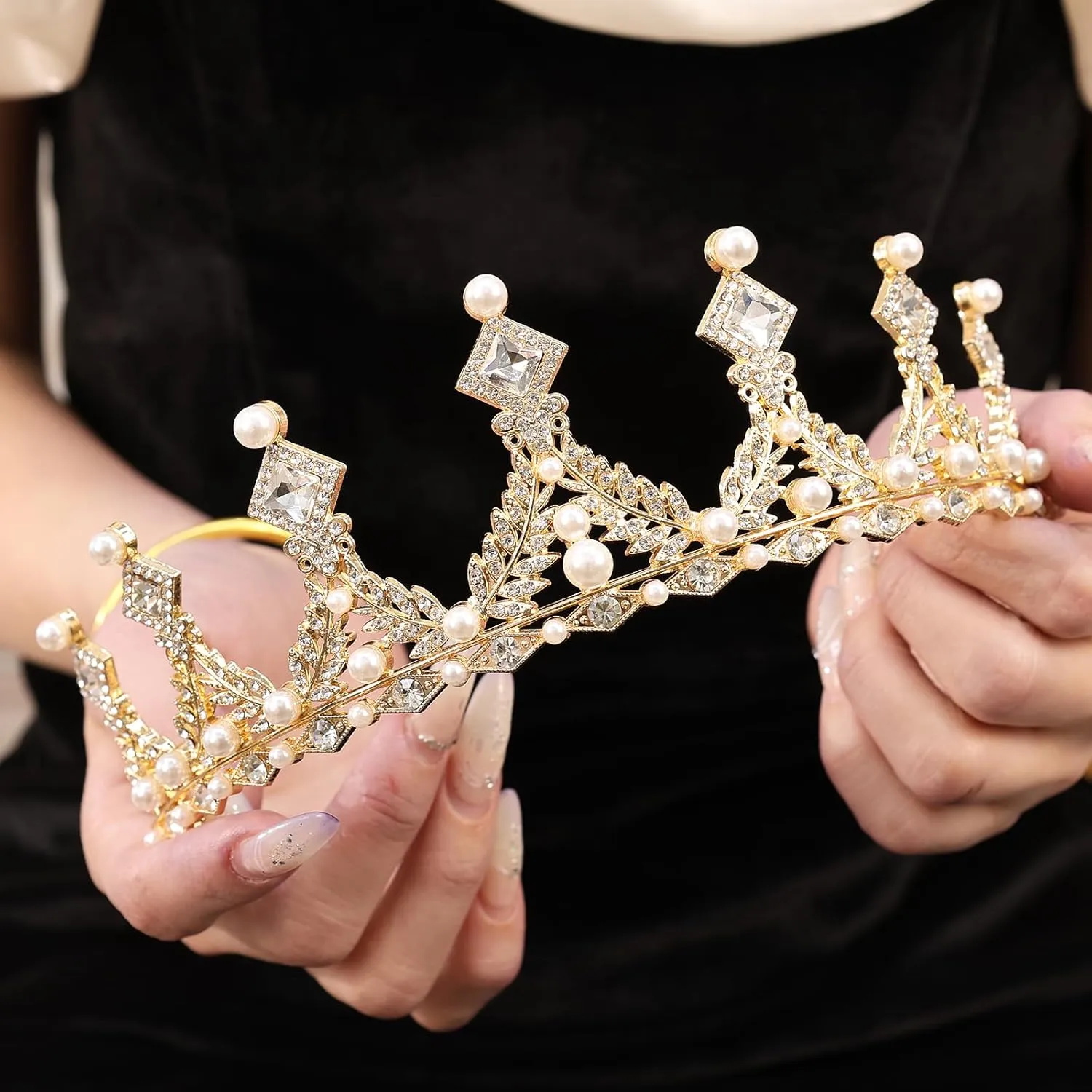 Baroque Pearl Crystal Tiara for Women Elegant Bridal Wedding Pearl Rhinestone Crown Queen Princess Costume Crown Crystal Headpiece Accessory for Cosplay Birthday Party