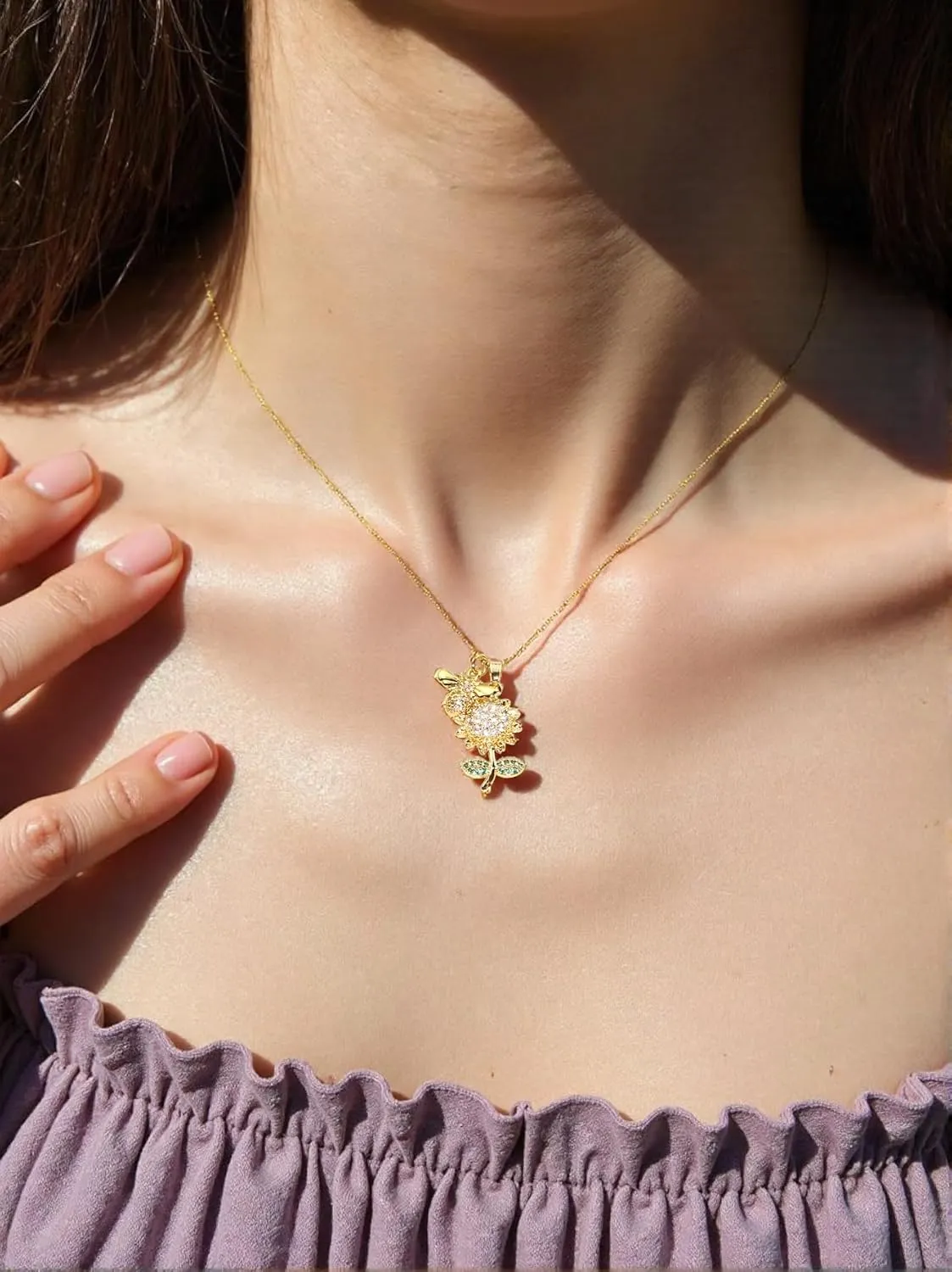 Bee & Sunflower Necklace - Double Pendant Necklace for Women 18k Gold Plated Bee Necklace Sunflower Necklace Dainty Gold Necklace for Women