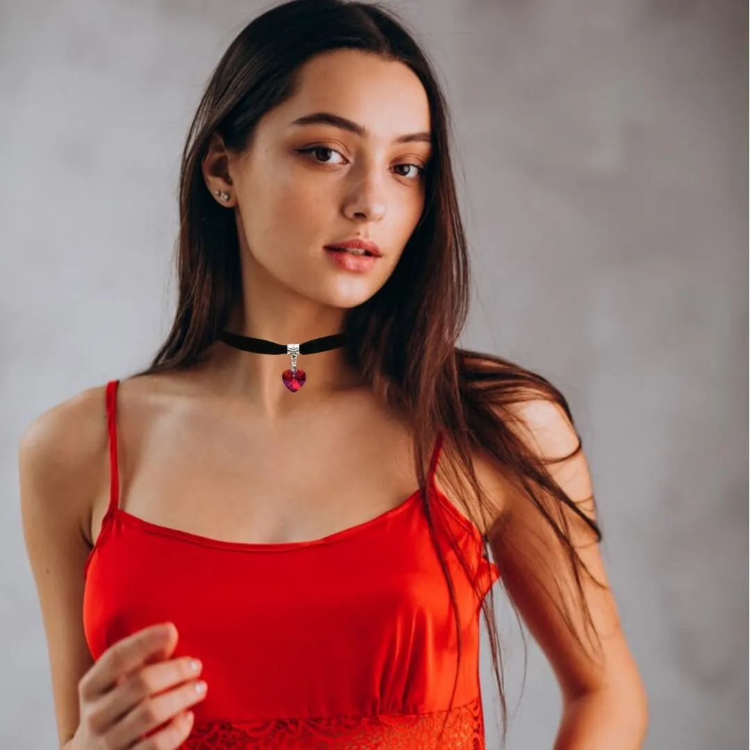 Black Choker Necklaces for Woman Love Heart Choker Necklace Adjustable Velvet Choker Soft Collar Chain Red Heart Necklace Halloween Cosplay Party