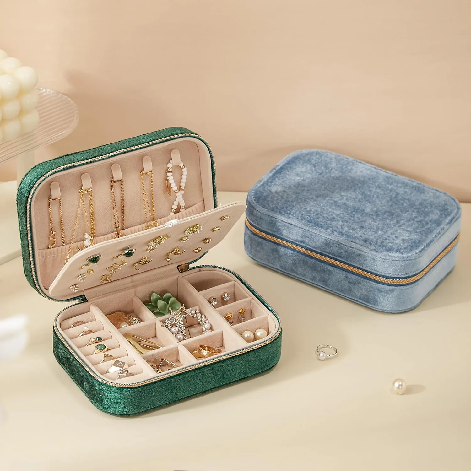 CASEGRACE Plush Velvet Travel Jewelry Box, Portable Jewelry Case for Women Girls, Double Layer Jewelry Organizer Display Box for Necklace Earring Rings Bracelet, Travel Accessory Gifts, green