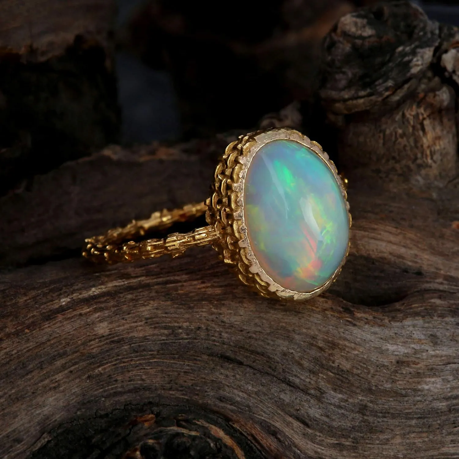 Certified 18K Yellow Gold Ring Exquisite Textured Ring With Natural Ethiopian Opal 3.48 Carats Wedding Engagement Designer Ring Women Gifts