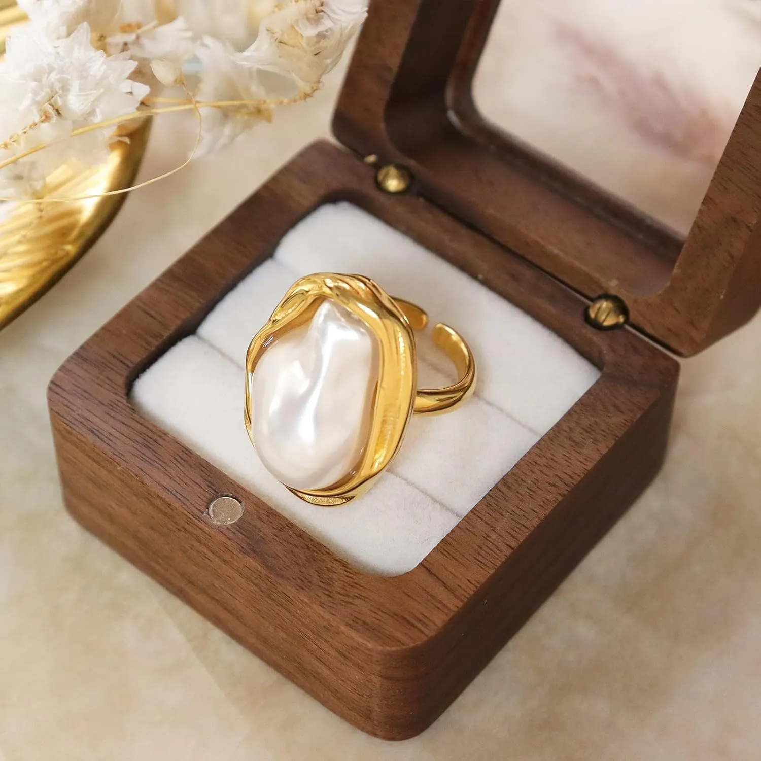 Chunky Gold Statement Dome Rings for Women, Exaggerated Thick Adjustable Open Finger Ring Prom Fashion Jewelry Gift.
