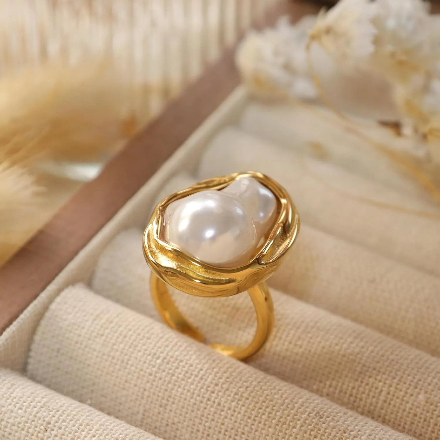 Chunky Gold Statement Dome Rings for Women, Exaggerated Thick Adjustable Open Finger Ring Prom Fashion Jewelry Gift.