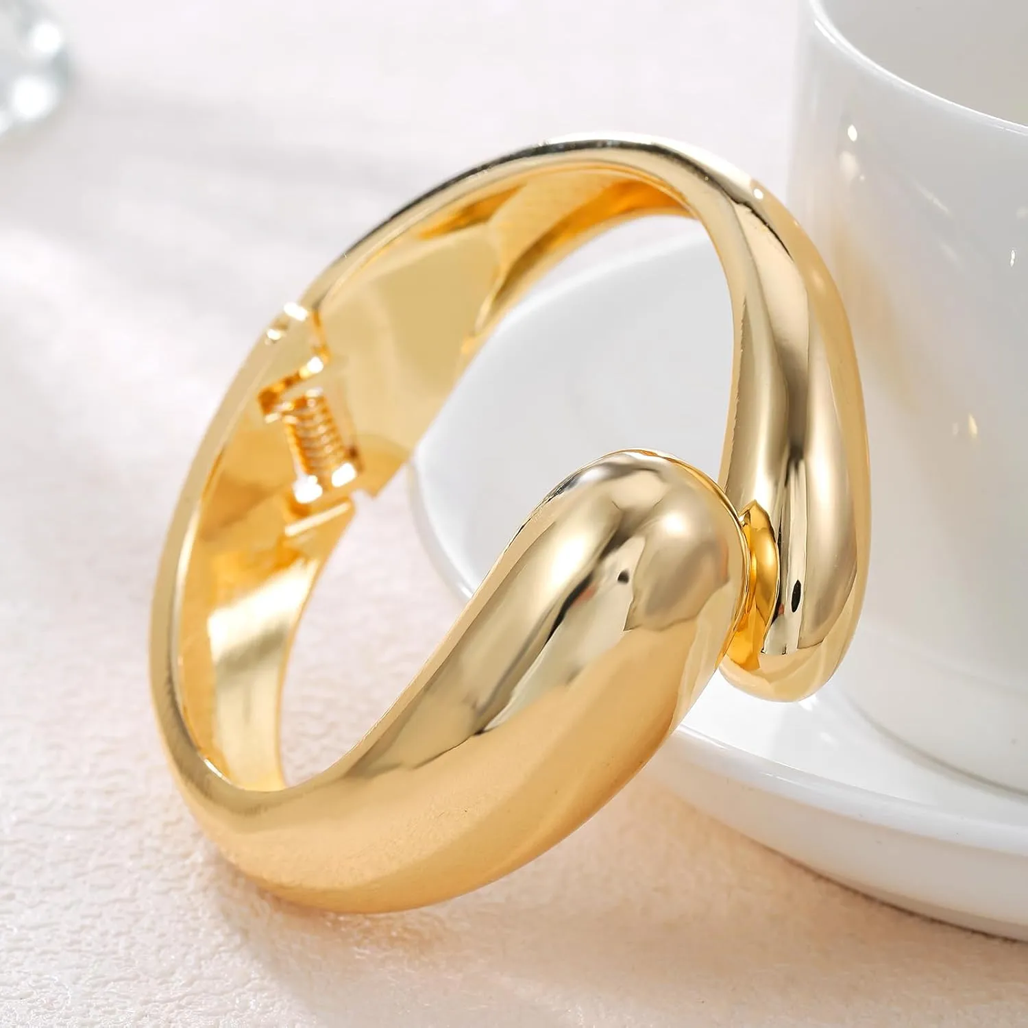Chunky Gold/Silver Gold Cuff Bangle Bracelets for Women Trendy Hinged Cuff Open Wide Chunky Gold Bracelet Minimalist Bangle Jewelry Gift