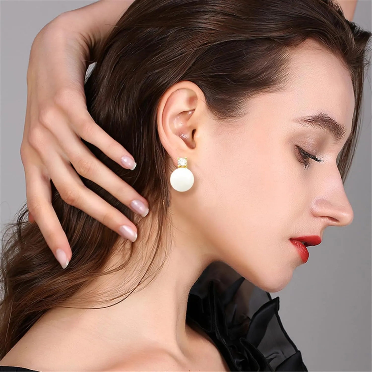 coadipress Pearl Stud Earrings for Women Dainty Trendy White Pearls Rhinestone Stud Earrings Classical Round Simulated Pearl Earrings Bridesmaids Wedding Party Statement Jewelry Gift