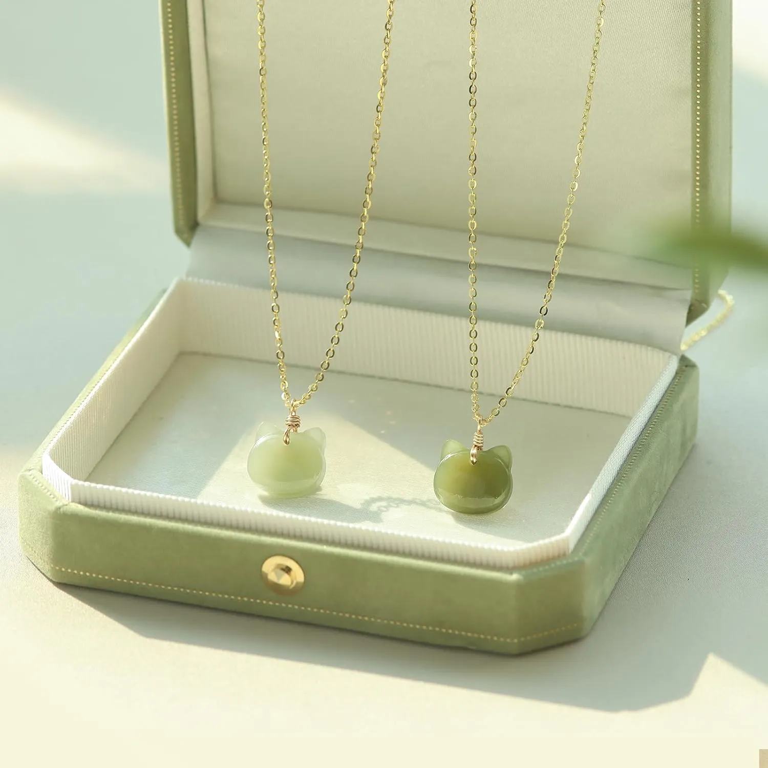 DAUMIER Green Jade Pendant Cat Necklace for Women Girls Lucky Jewelry Gold
