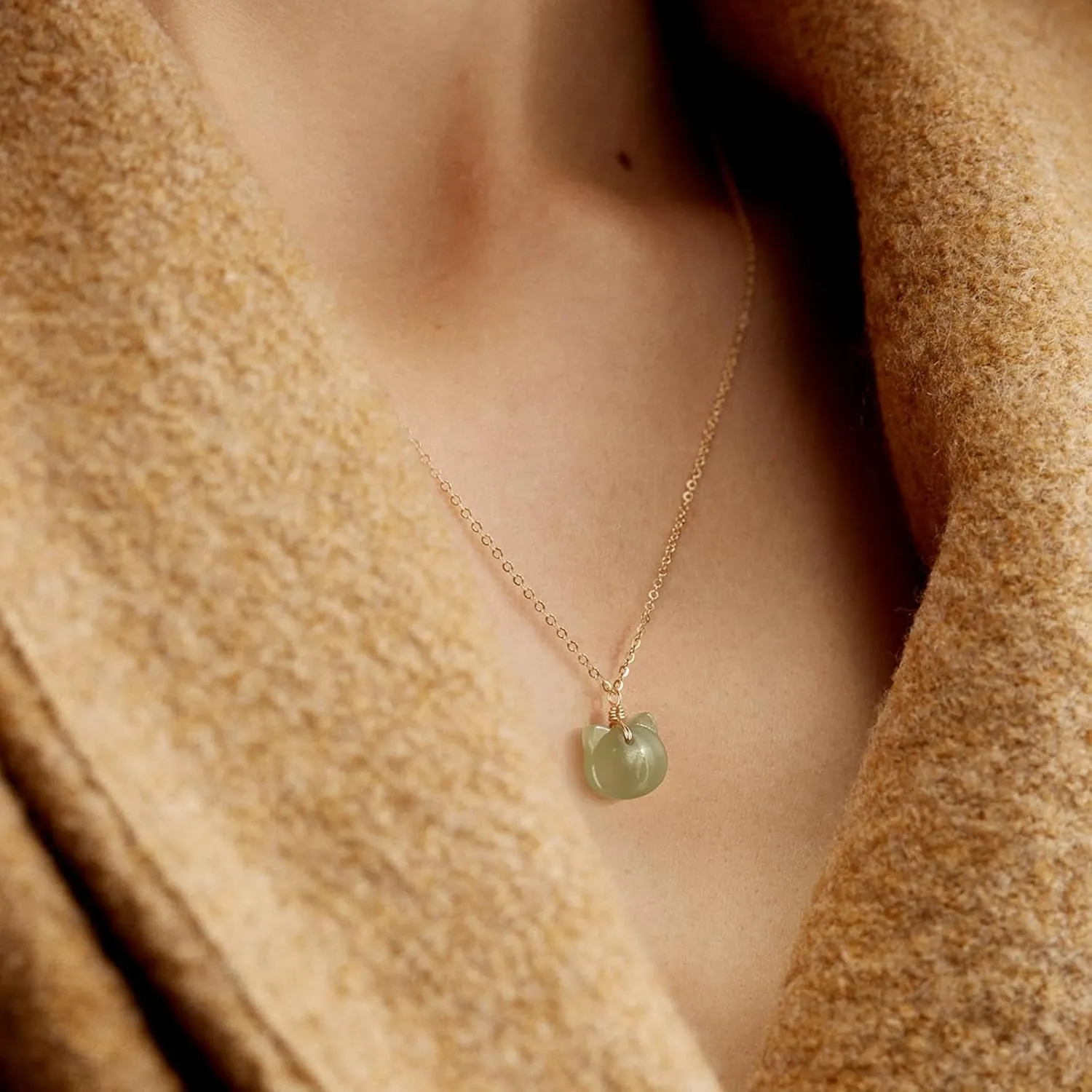 DAUMIER Green Jade Pendant Cat Necklace for Women Girls Lucky Jewelry Gold