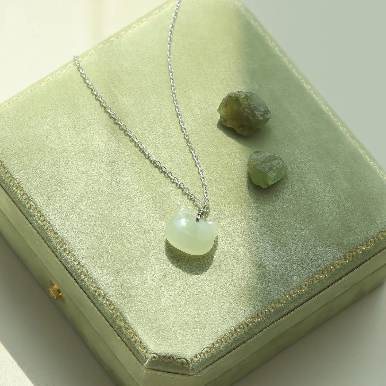 DAUMIER Green Jade Pendant Cat Necklace for Women Girls Lucky Jewelry Silver