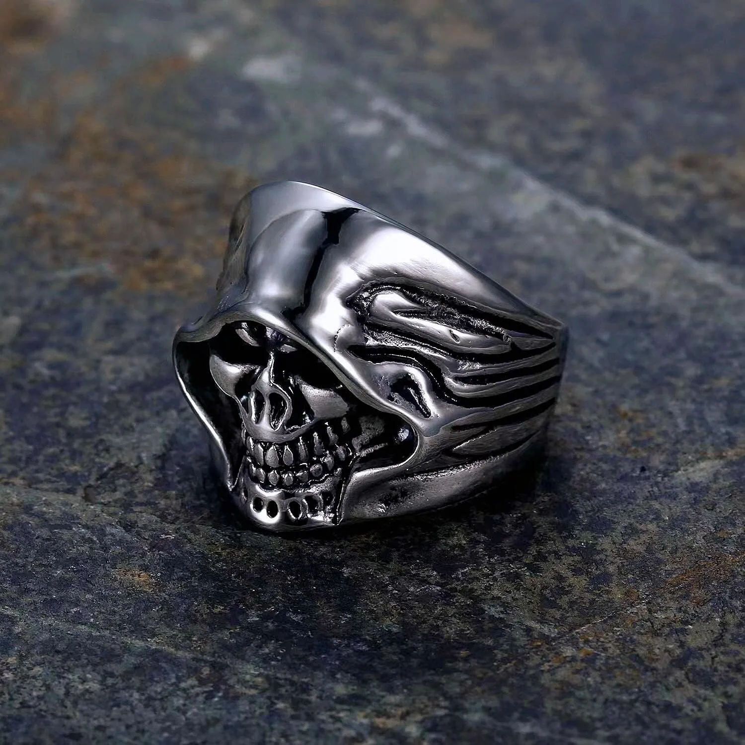 Death Grim Reaper Skull Rings for men Gothic Witcher style 316 Stainless Steel Rings Iced Out Jewelry Punk Ring Cocktail Party Ring Vintage Gothic Devil Demon Skull Style mens fashion rings