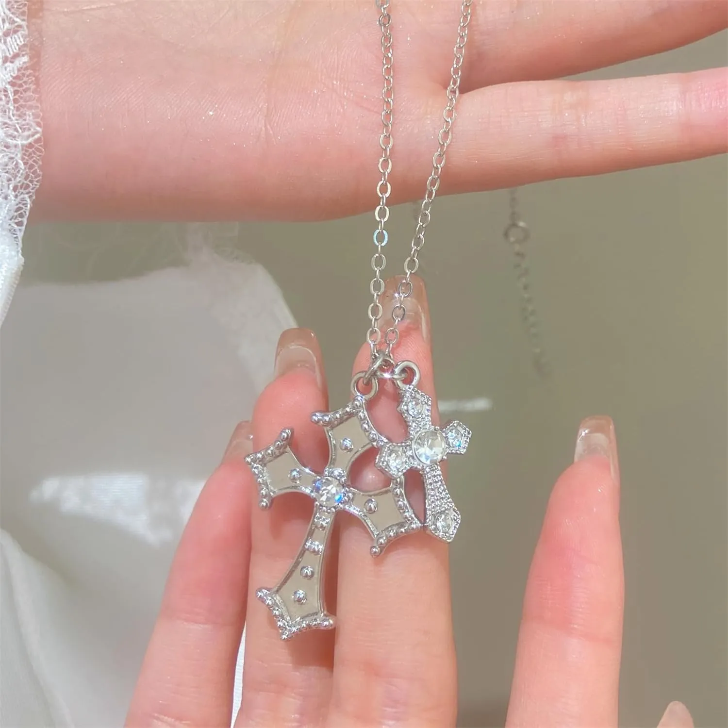 Dreuyet Cross Necklace for Women Trendy Rhinestone Double Cross Pendant Necklace Charm Baroque Style Cross Choker Necklace Valentines Day Christmas Day Jewelry Gifts