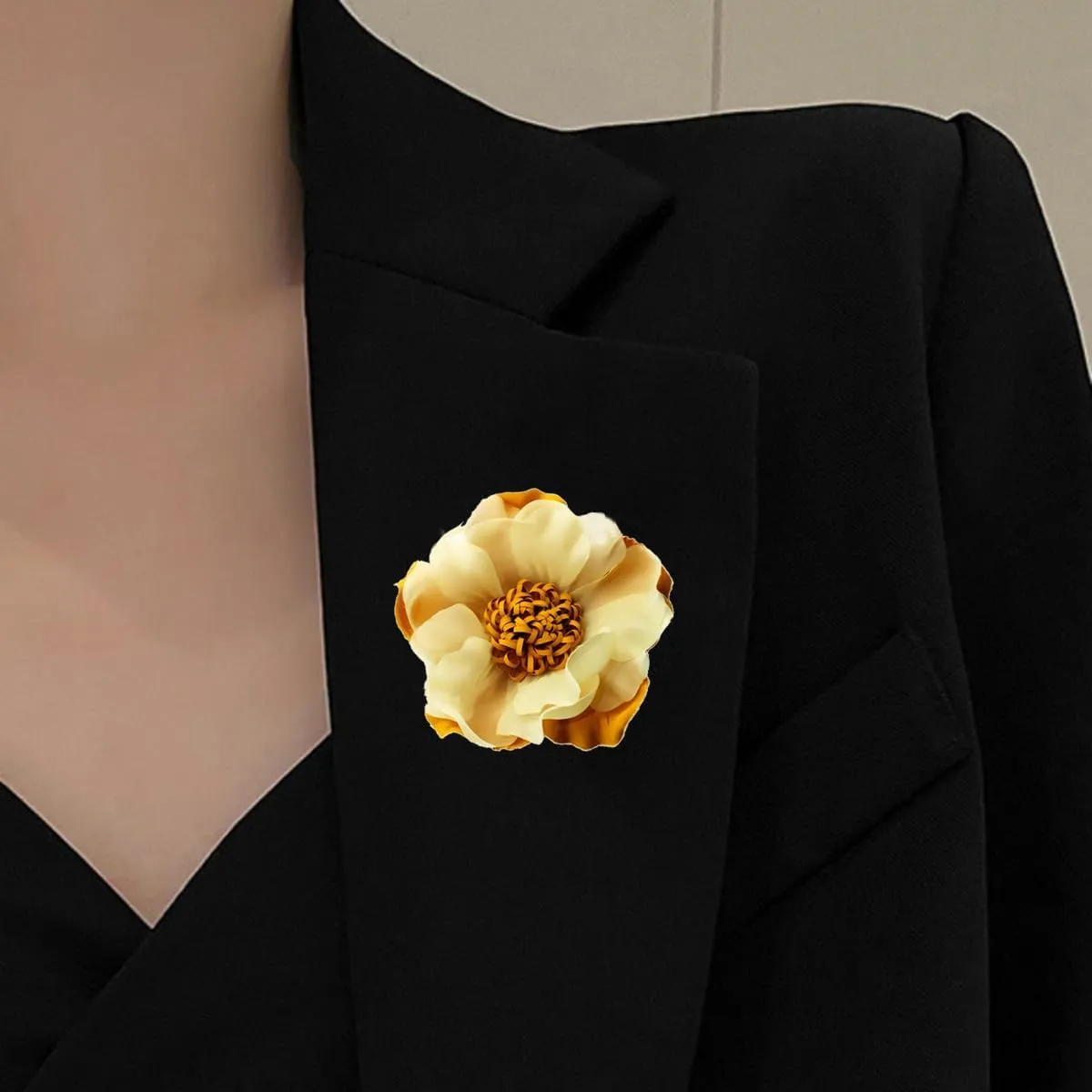 Elegant Large Cloth Flower Brooches Big Camellia Flower Pin for Women Dainty Cloth Fabric Rose Brooches Dress Skirt Scarf Hat Pins Clothing Decoration Accessories