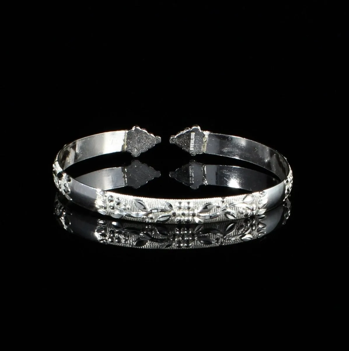 Flat Large Grape Head Bangle with Wide Grape Vine Pattern
