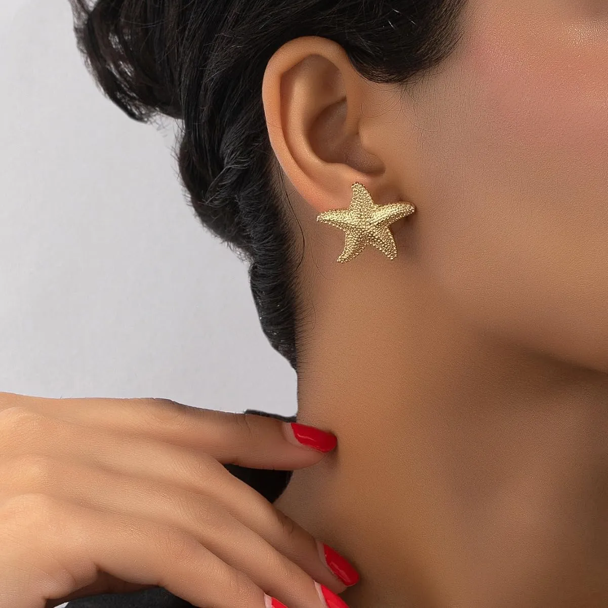 Gold Starfish Earring Trendy Dainty Lightweight 14K Gold Plated Small Starfish Pearl Stud Earring Minimalist Simple Hypoallergenic Earrings
