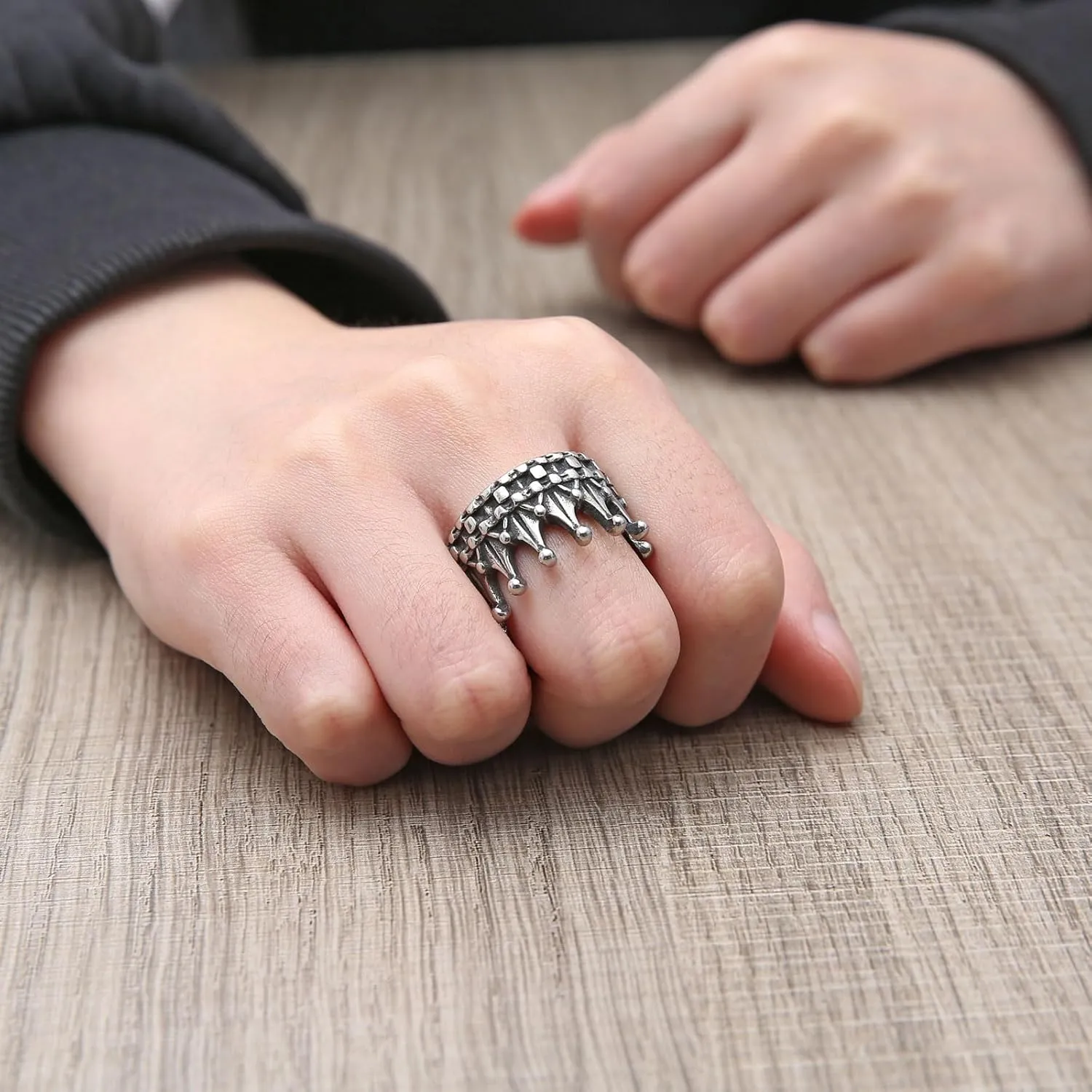 HZMAN Crown Ring for Men Women Stainless Steel Retro Kingdom Royal Crown Rings Jewelry Gift