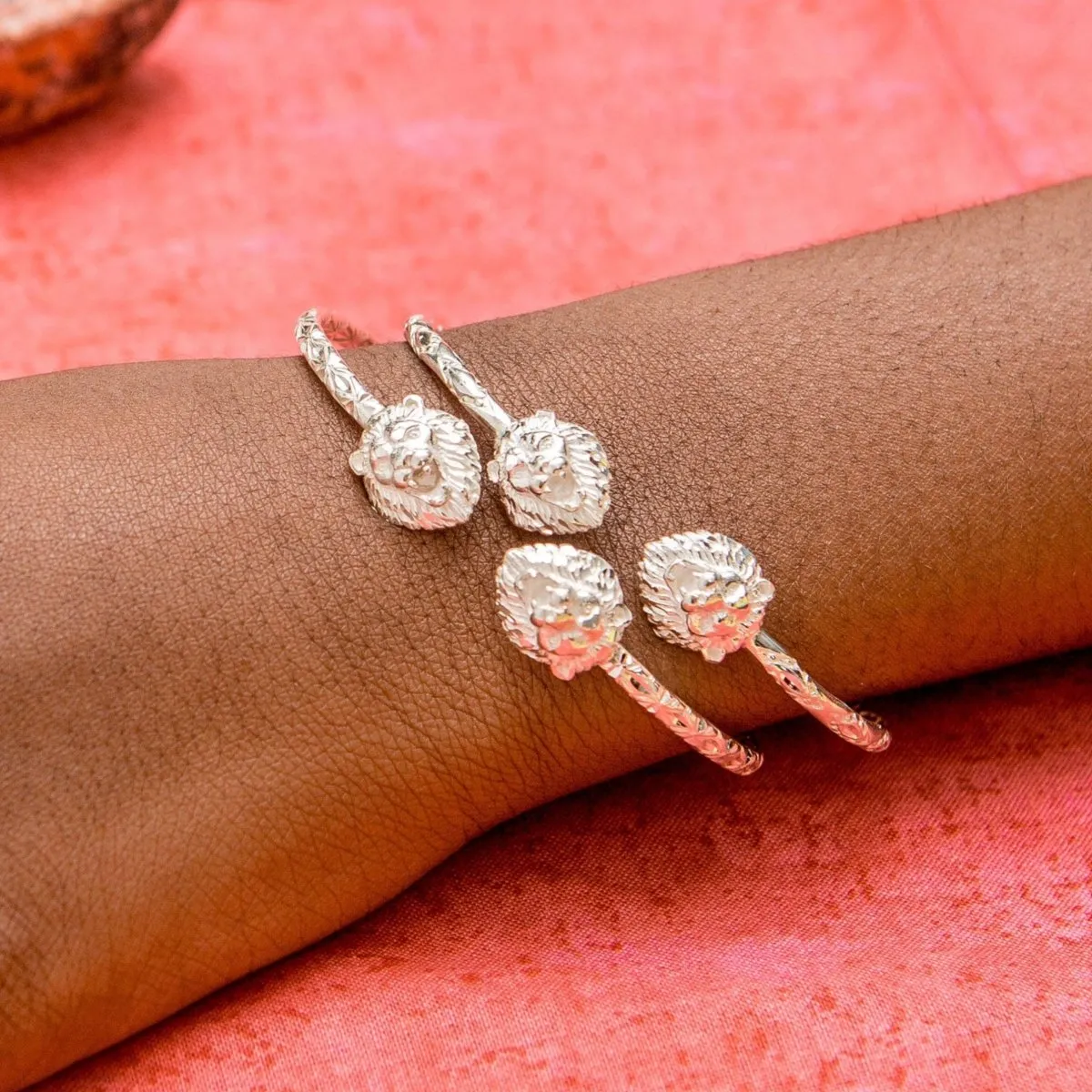 Light Lion Bangle with Diamante Pattern