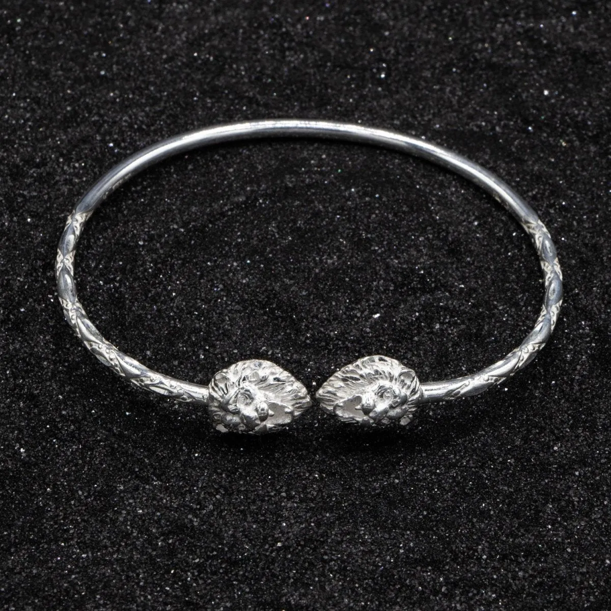 Light Lion Bangle with Diamante Pattern