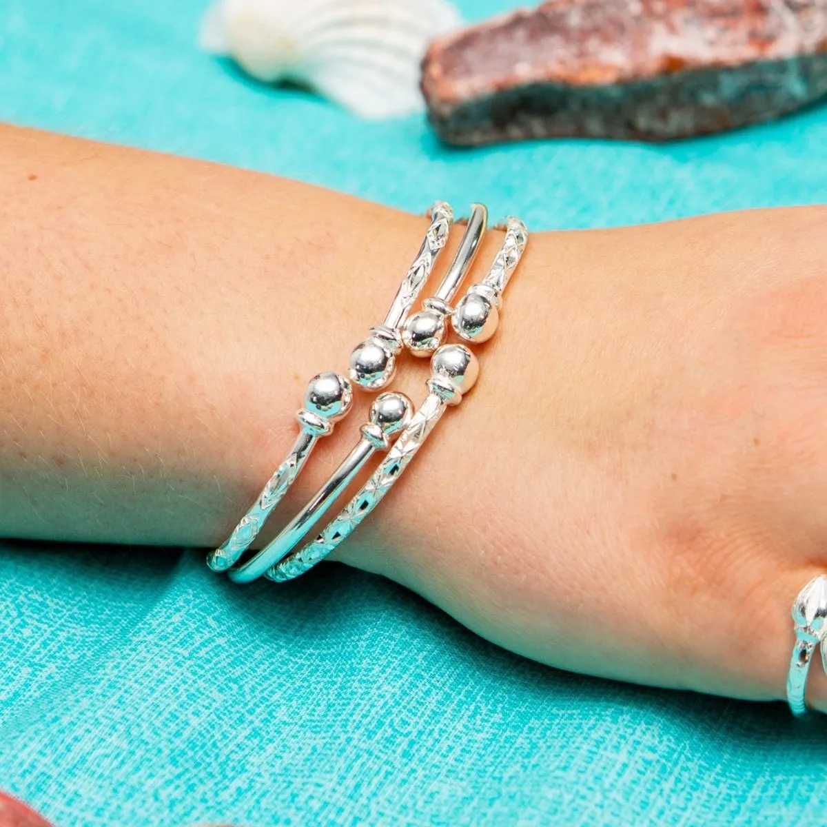 Light Plain Solid Ball Bangle
