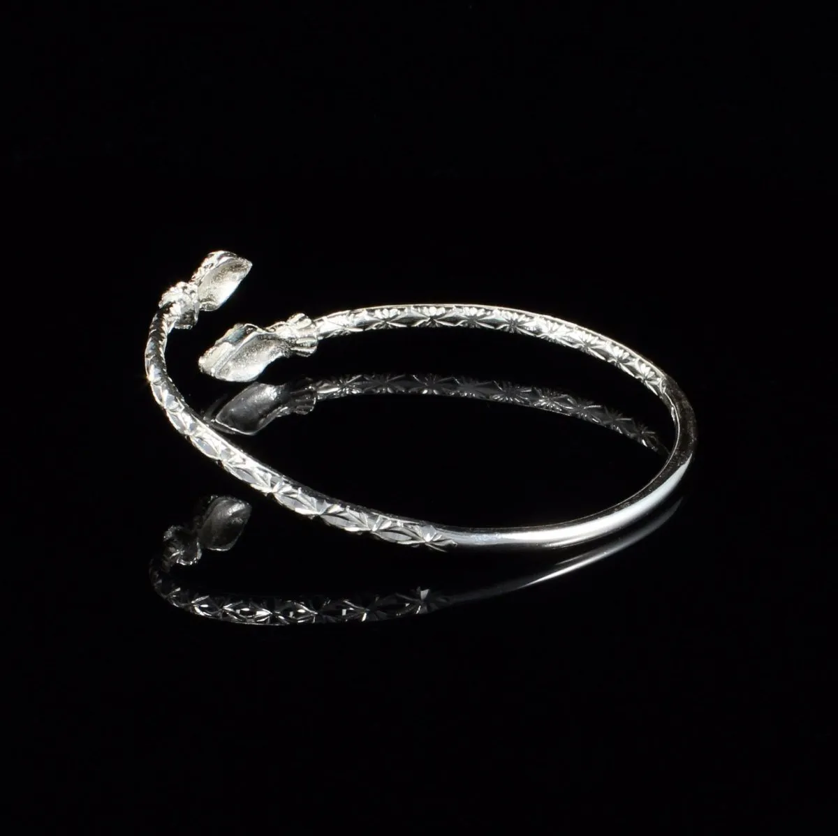Light Snake Bangle with Calypso Pattern