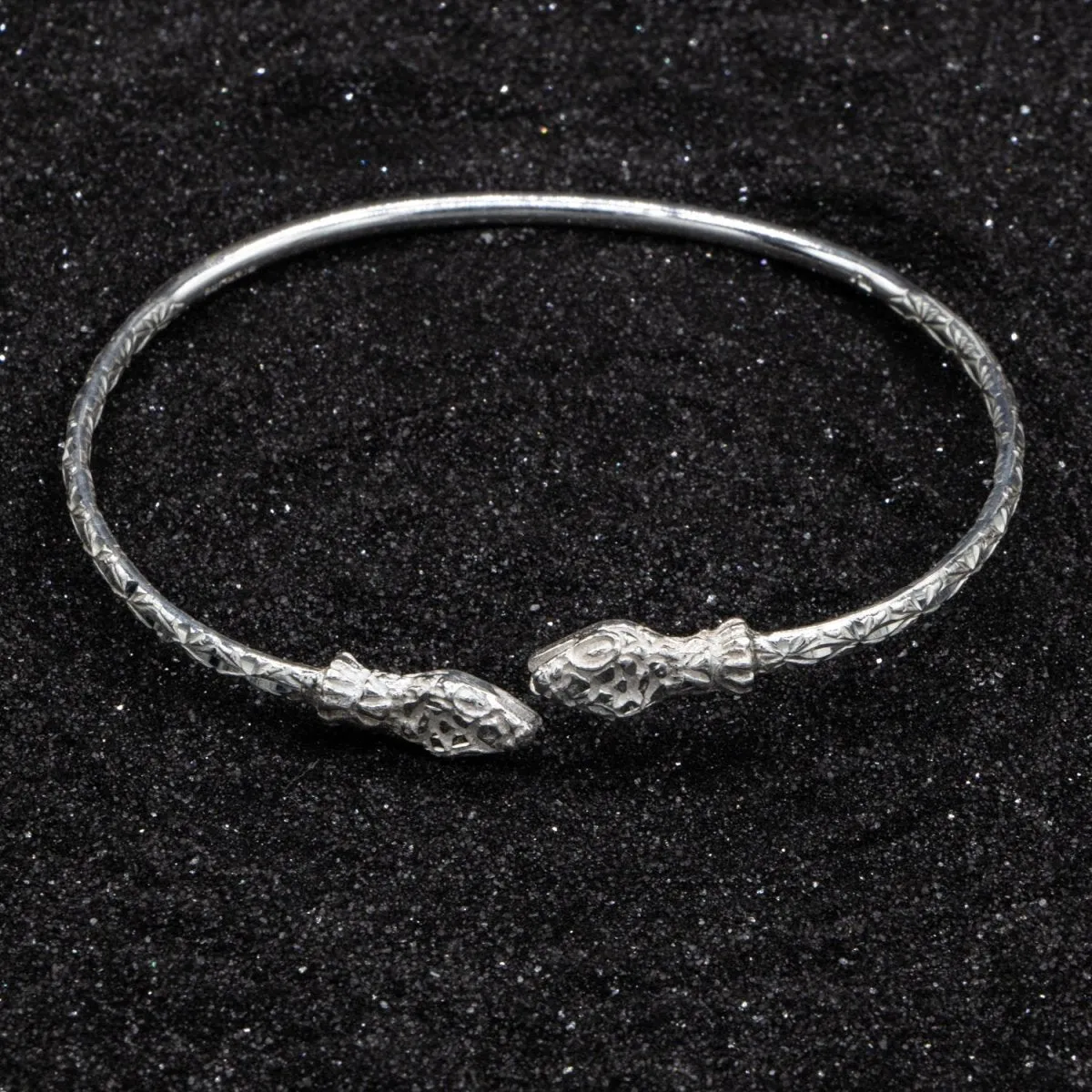 Light Snake Bangle with Calypso Pattern