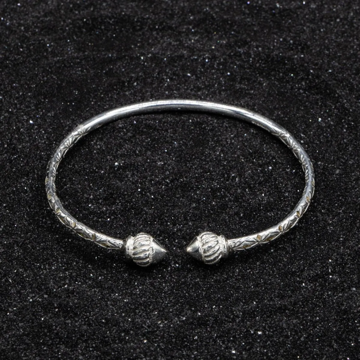 Light Taj Mahal Bangle with Calypso Pattern
