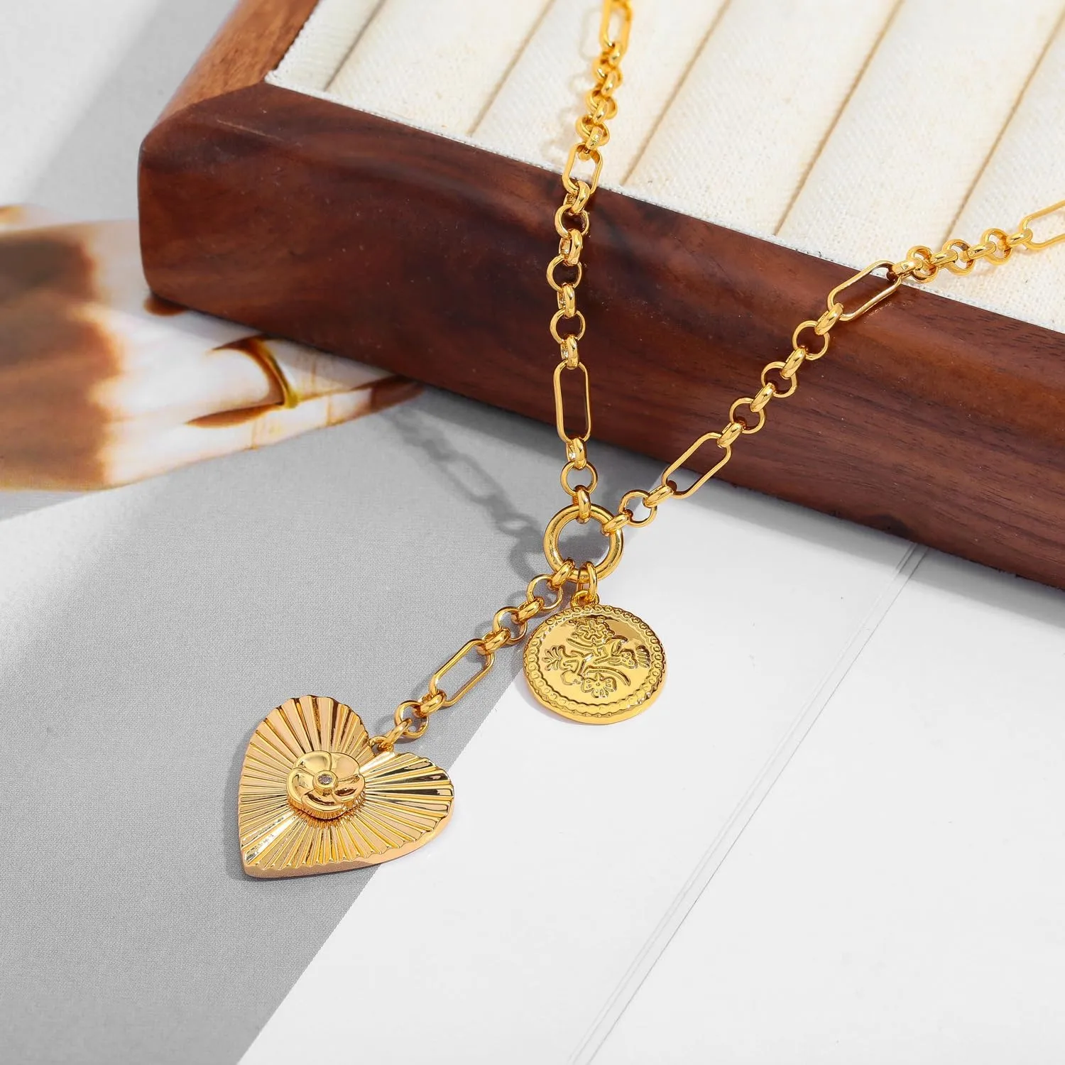LILIE&WHITE Gold Necklace For Women Leaf Sun Pendants Heart Pendant Necklace Sun Pendant Necklace Gold Star Pendant Necklace Gold Chain Necklace Fashion Unique Jewelry