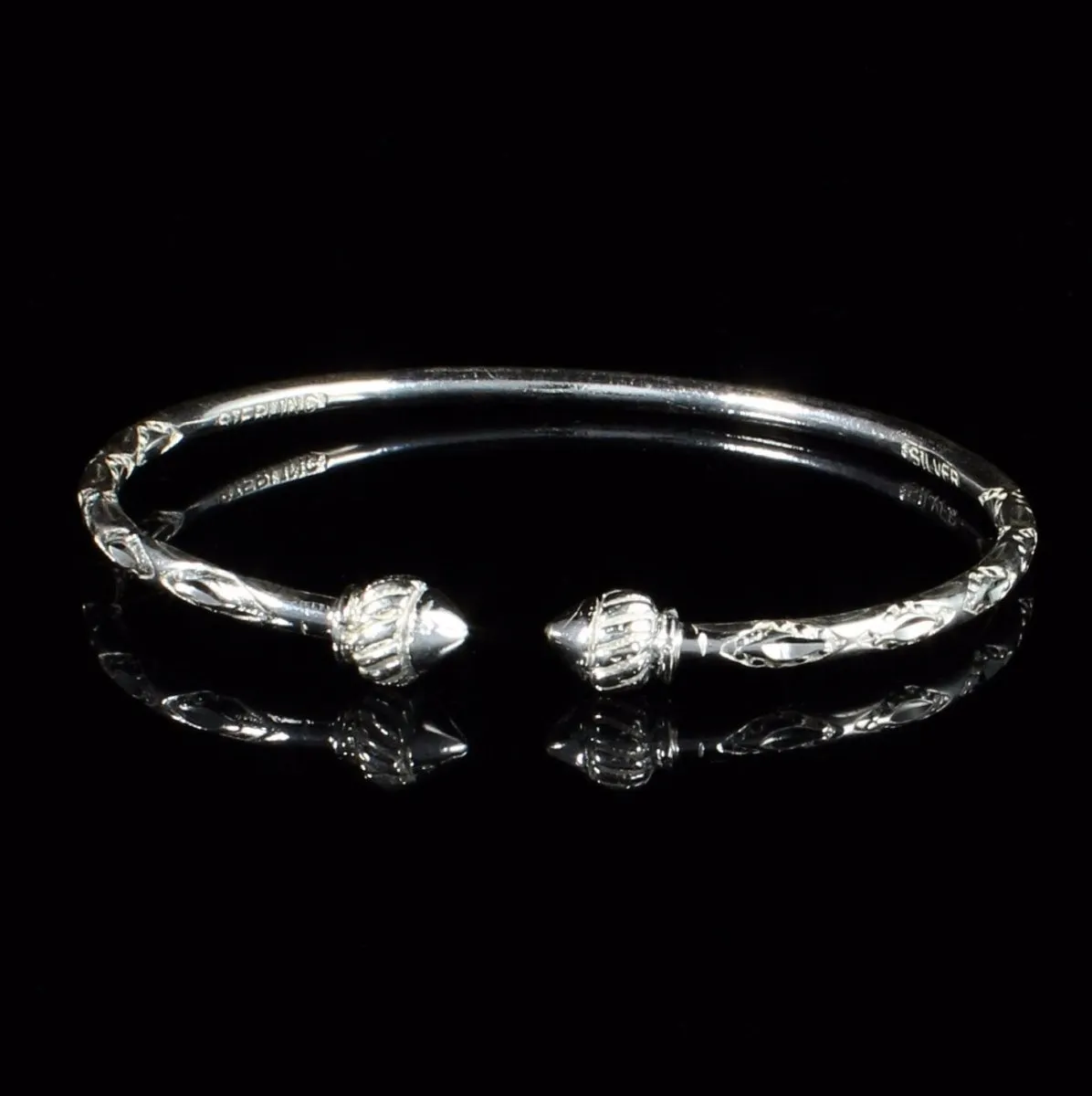Medium  Bangle with Taj Mahal Heads