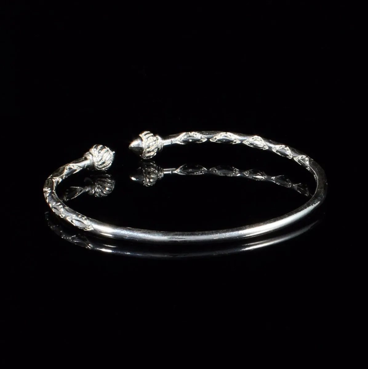 Medium  Bangle with Taj Mahal Heads
