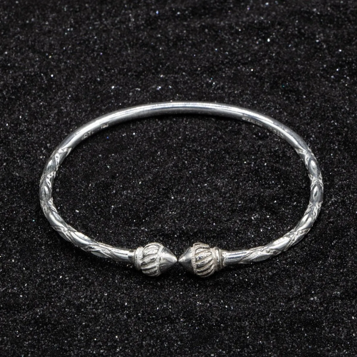 Medium  Bangle with Taj Mahal Heads