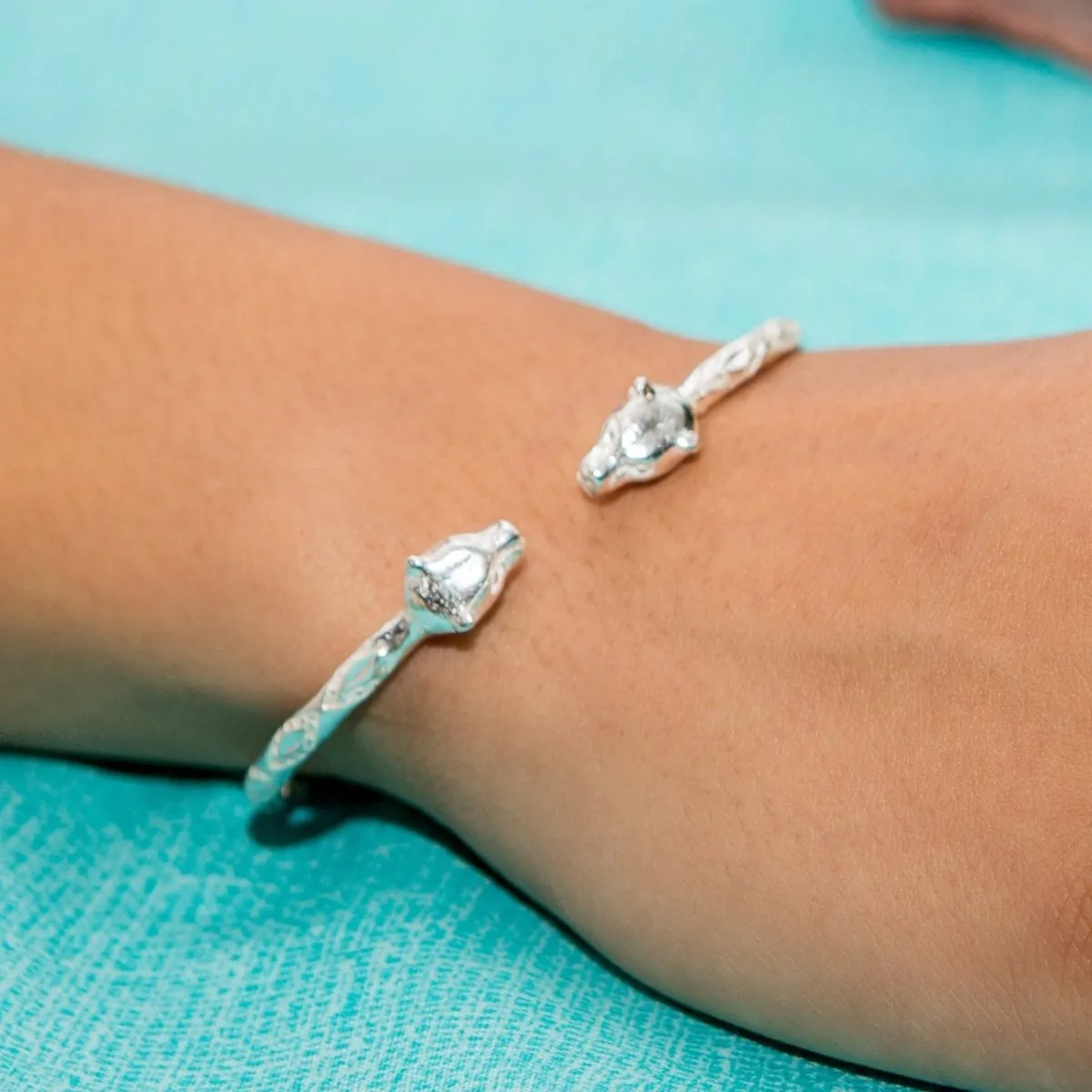 Medium Panther Heads Bangle with Diamante Pattern