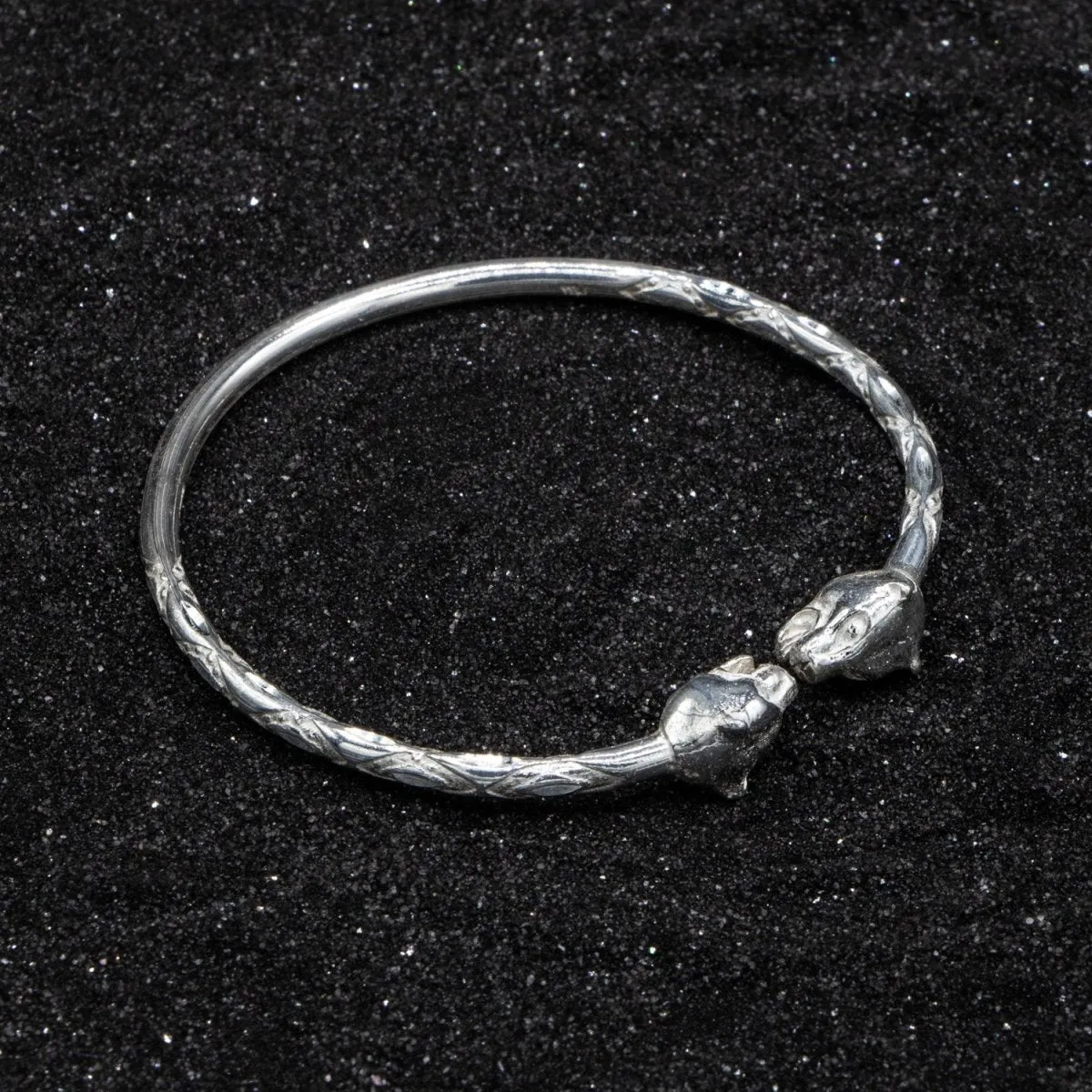 Medium Panther Heads Bangle with Diamante Pattern