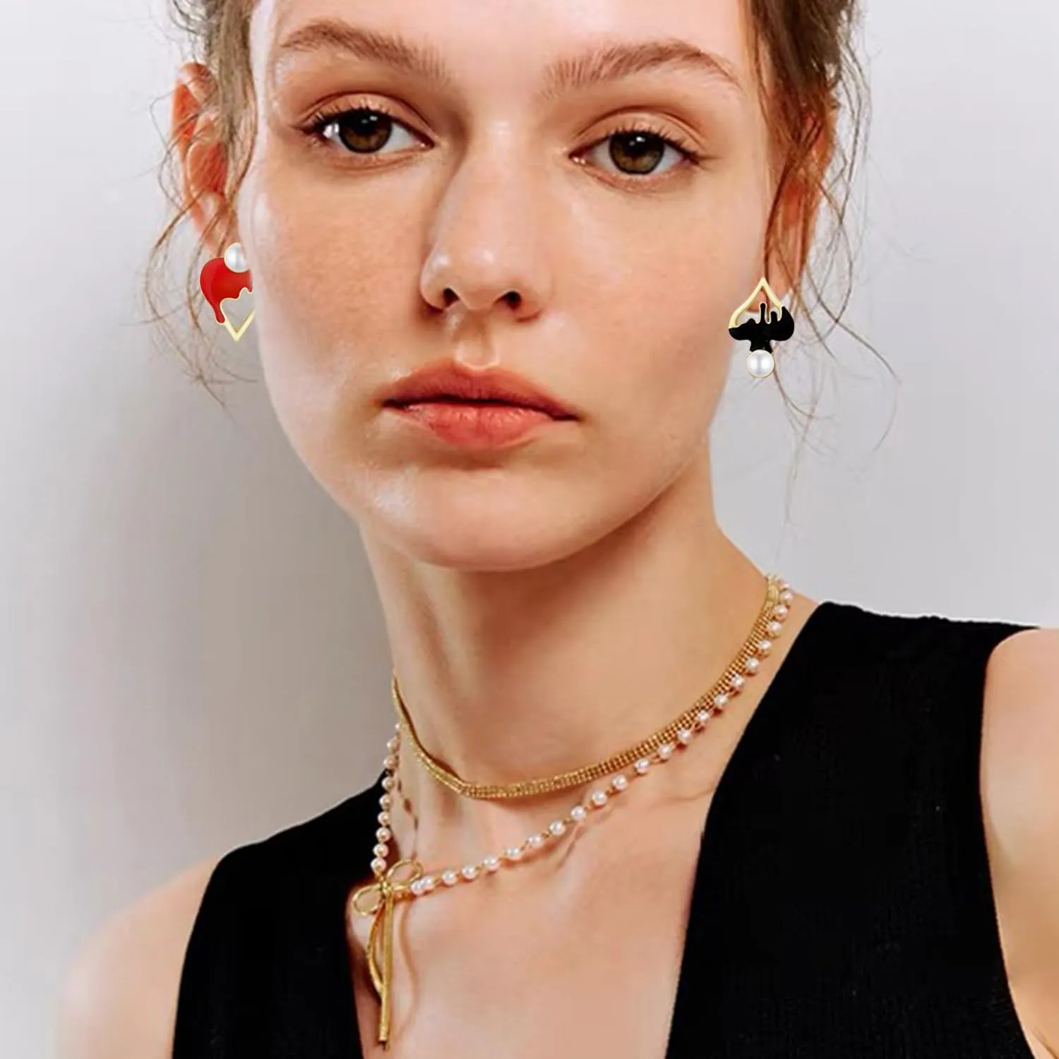 Punk Enamel Crystal Poker Heart Rhinestone Clubs Spade A Sliver Lightweight Dangle Drop Earrings Creative Geometry Card Asymmetry Stud Earrings For Women Jewelry Gifts