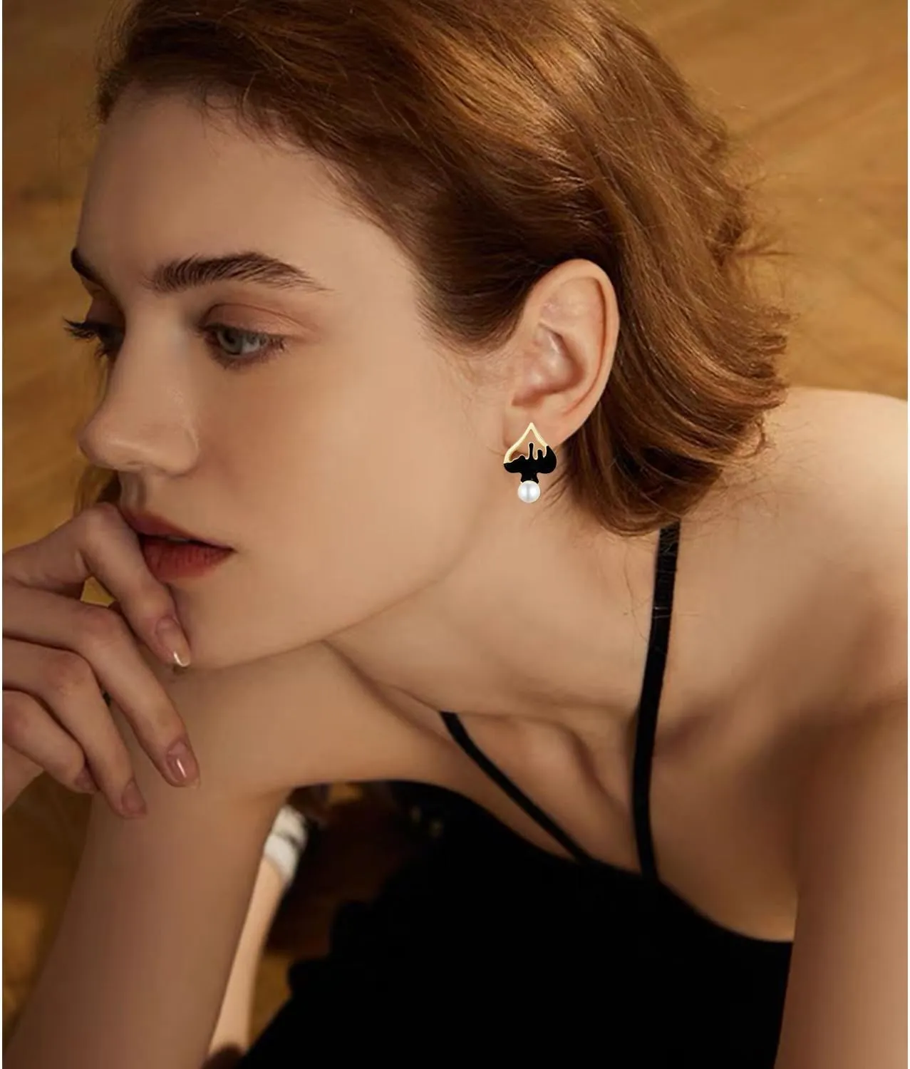 Punk Enamel Crystal Poker Heart Rhinestone Clubs Spade A Sliver Lightweight Dangle Drop Earrings Creative Geometry Card Asymmetry Stud Earrings For Women Jewelry Gifts