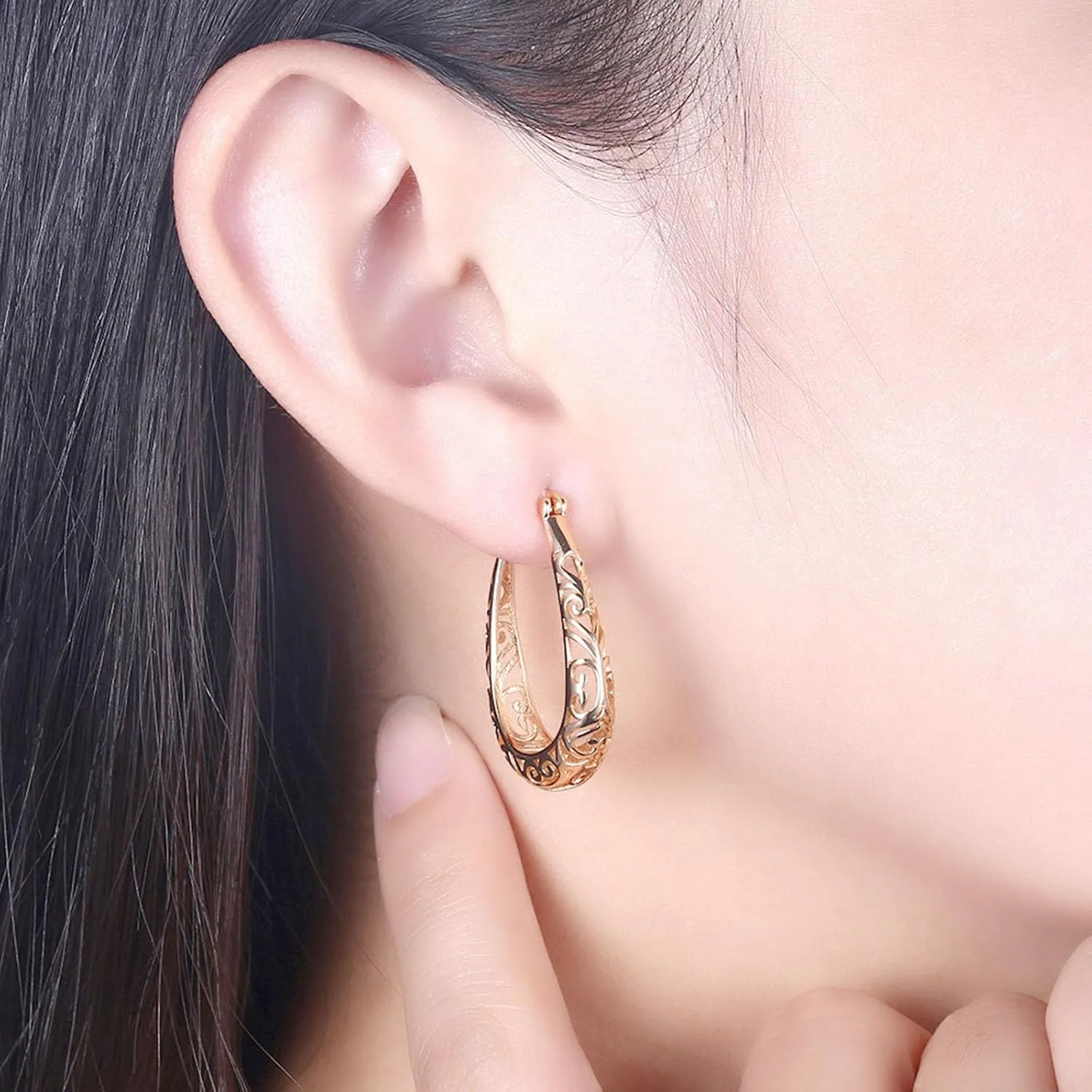 Silver Plated Hoop Earrings 14K Gold Plated Filigree Huggie Earrings Medium Oval Hoop Earrings Hollow-out Texture Flower Huggie Hoops Click Top Pierced Trendy Jewelry for Women