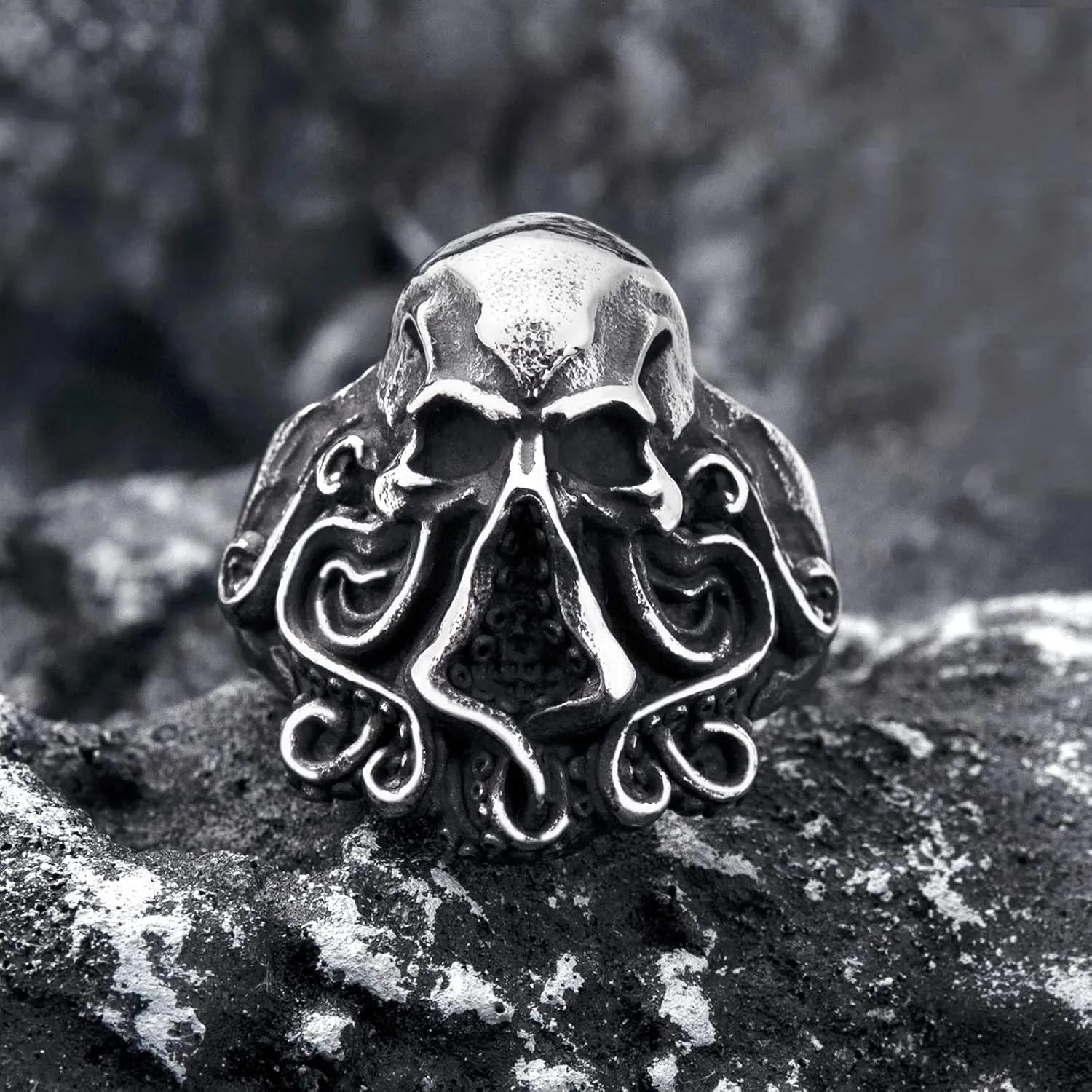 Skull Rings for Men Stainless Steel Gothic Biker Skull Ring Jewelry for Men Size 8-13