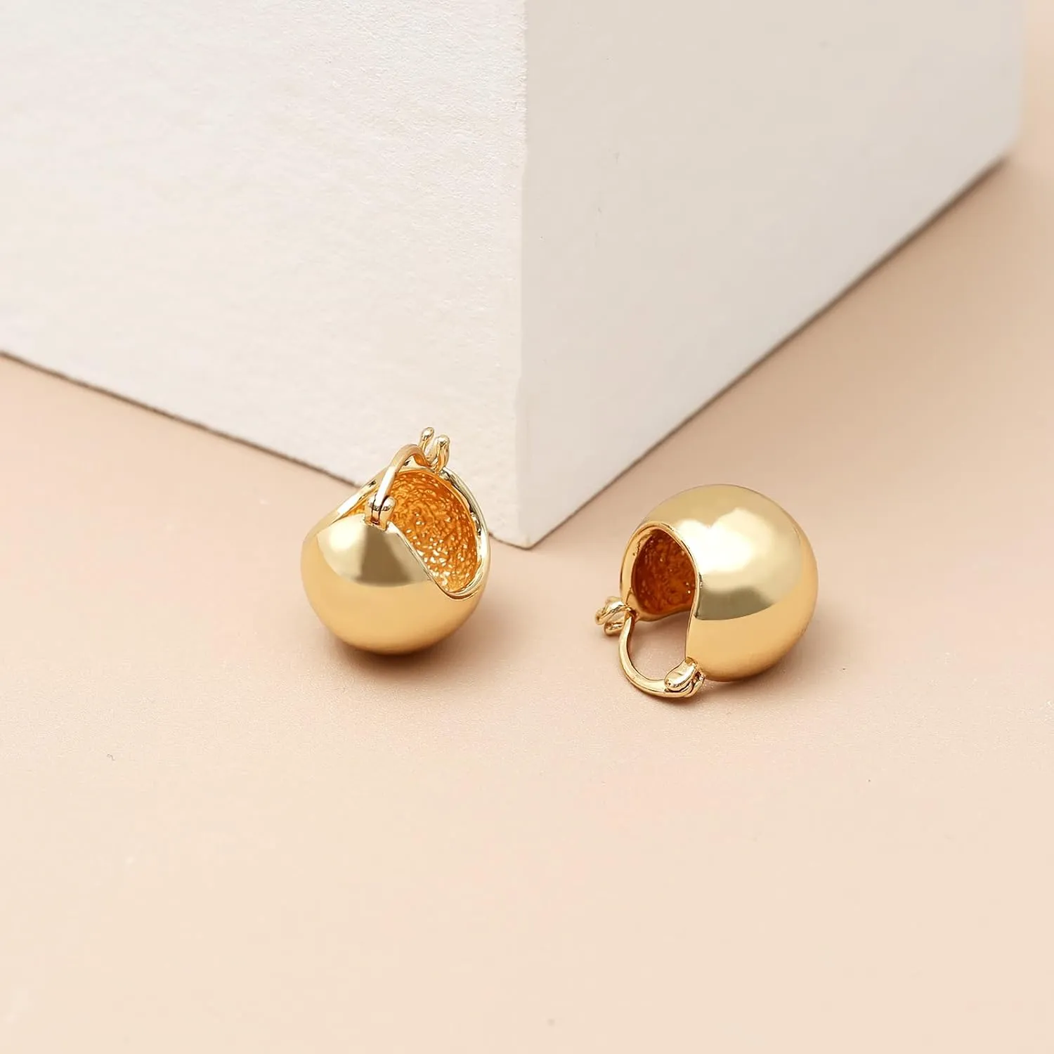 Small Chunky Gold Hoop Earrings For Women, 14k Gold Thick statement huggie hoop earrings Trendy Hoop Earrings Set Hypoallergenic Fashion Earrings