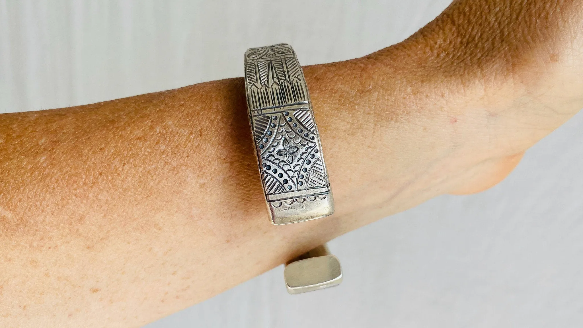 Sterling Silver Bangle from the Karen Hill Tribe. 0379