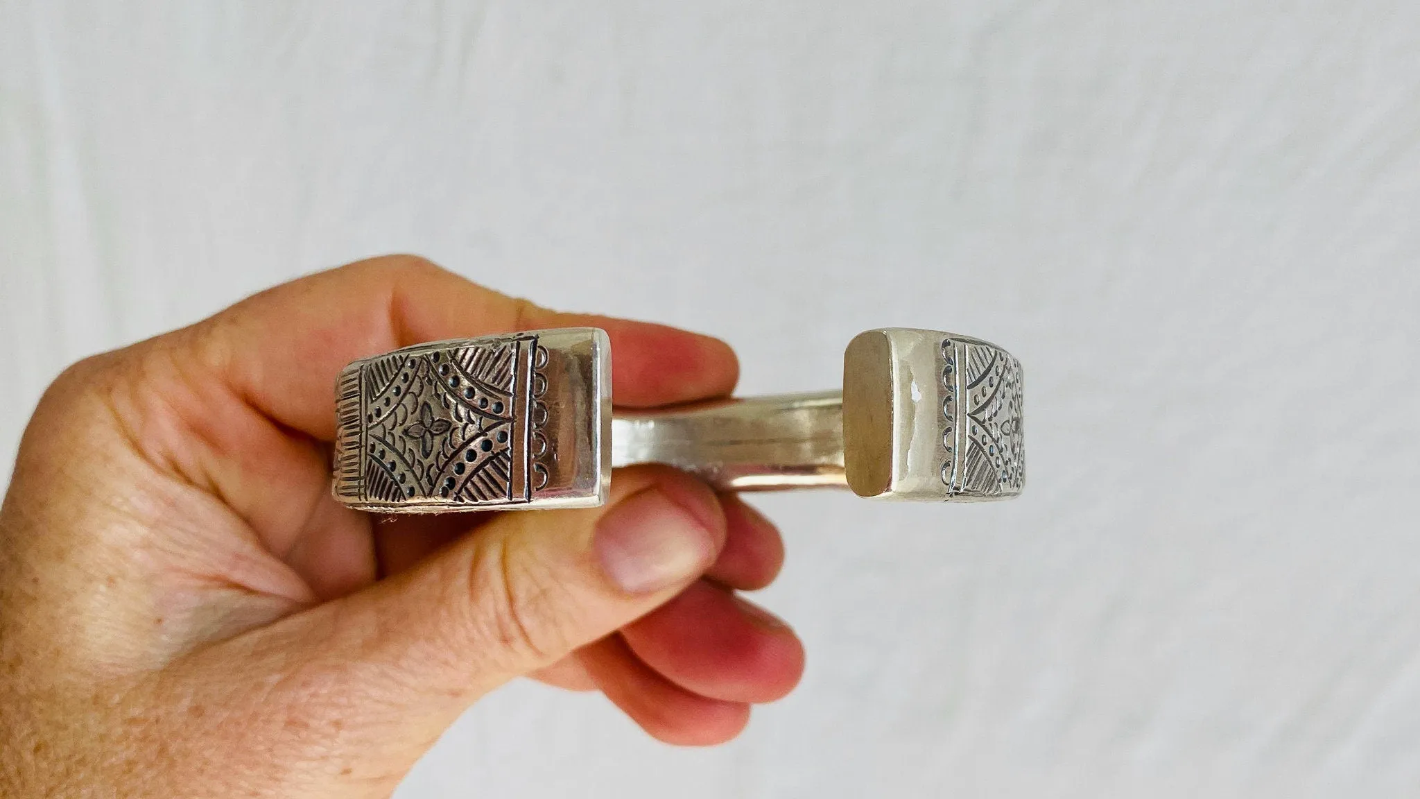 Sterling Silver Bangle from the Karen Hill Tribe. 0379