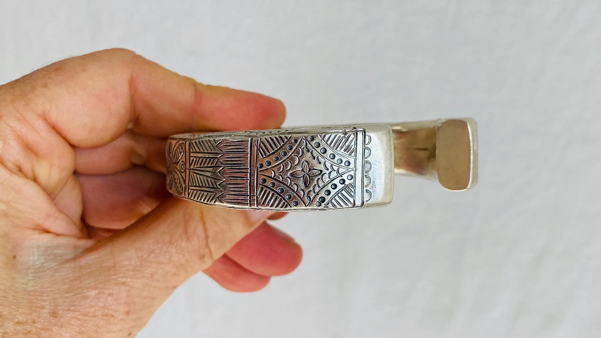 Sterling Silver Bangle from the Karen Hill Tribe. 0379