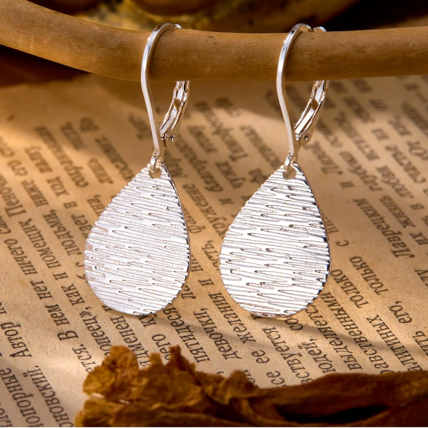 Sterling Silver Disc Dangle Earrings for Women Gold and Silver Circle Coin Geometric Flat Hammered Drop Earrings Hypoallergenic Leverback Earrings for Jewelry Gifts