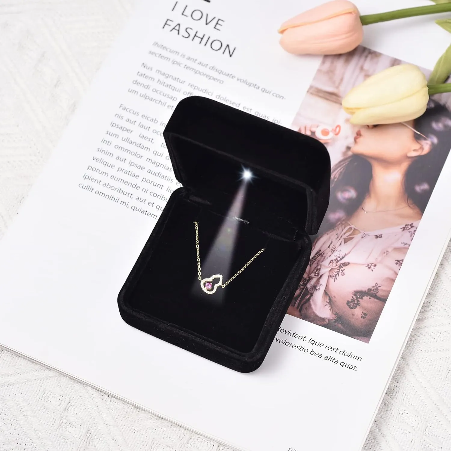 Velvet Metal Glossy with LED Pendant Box Necklace Box Couple Bracelet Box Jewelry Gift Box Case for Valentine's Day Anniversary Wedding Engagment Christmas - Black