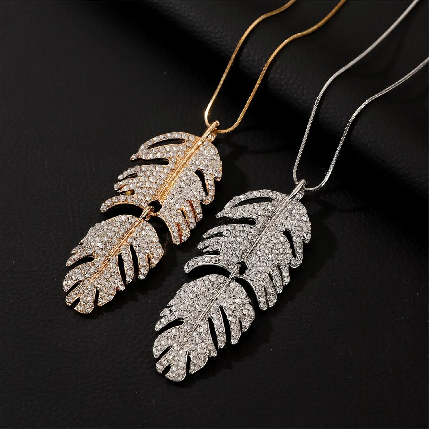 Vintage Maple Leaf Necklace Bohemia Long Feather Rhinestone Crystal Maple Leaf Pendant Necklace Elegant Chic Gold Silver Y Collar Necklace Sweater Chain Statement Necklace Jewelry for Women