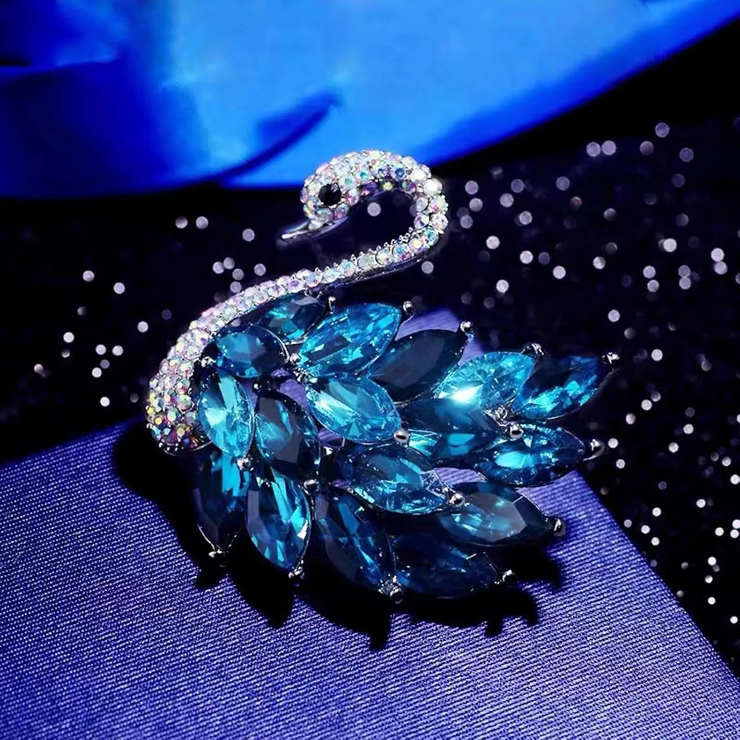 Women Swan Shaped Collar Pin Swan Brooch Fashion Swan Cloth Jewelry Corsage Pins Alloy Gift for Women