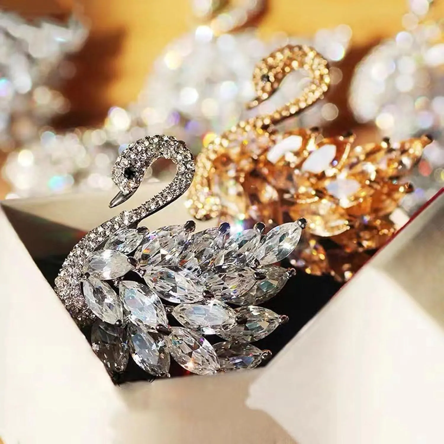Women Swan Shaped Collar Pin Swan Brooch Fashion Swan Cloth Jewelry Corsage Pins Alloy Gift for Women