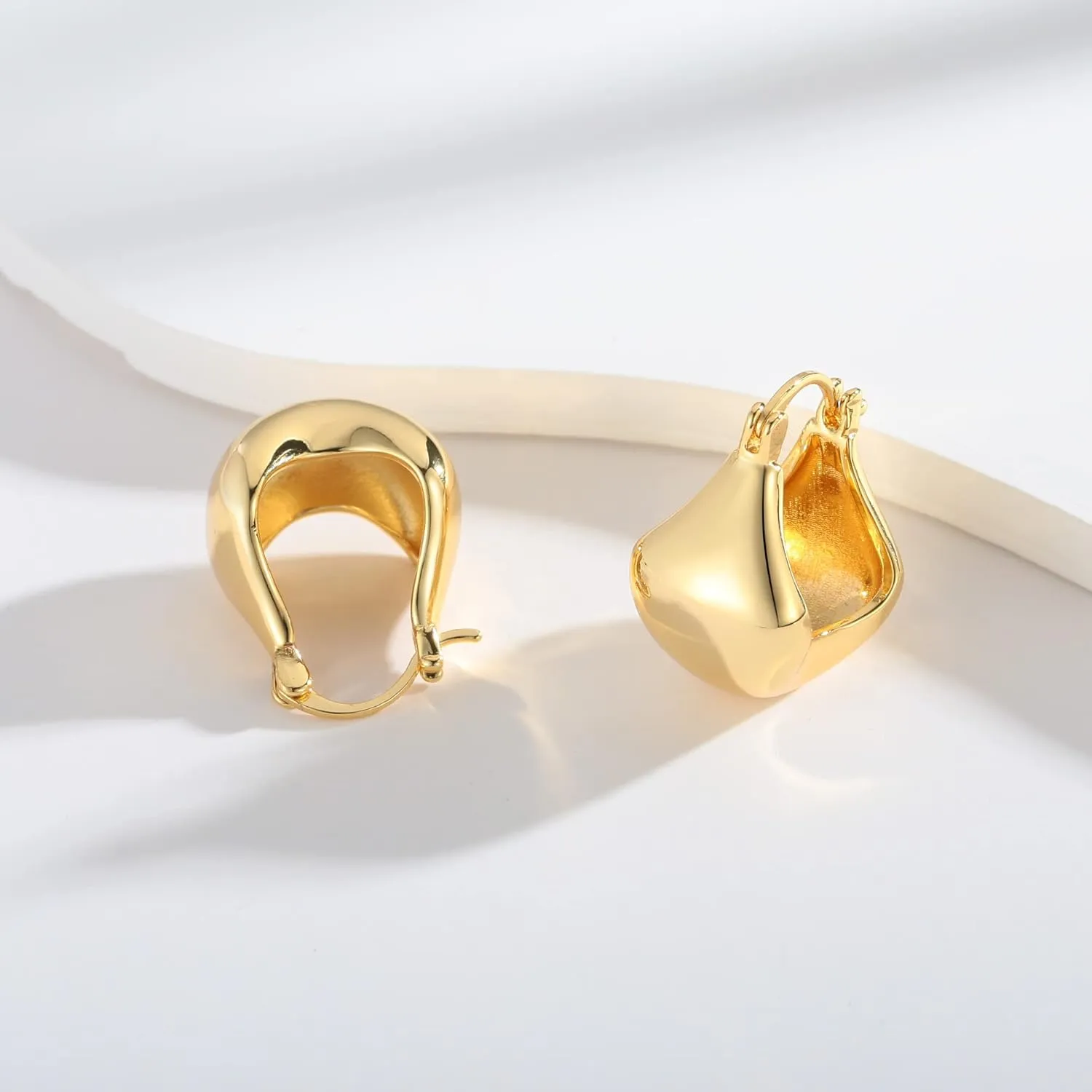 WOWORAMA Gold Chunky Hoop Earrings for Women Filigree Gold Hoop Earrings Lightweight Basket Hoop Earrings Simple Thick Round Ball Hoop Earrings