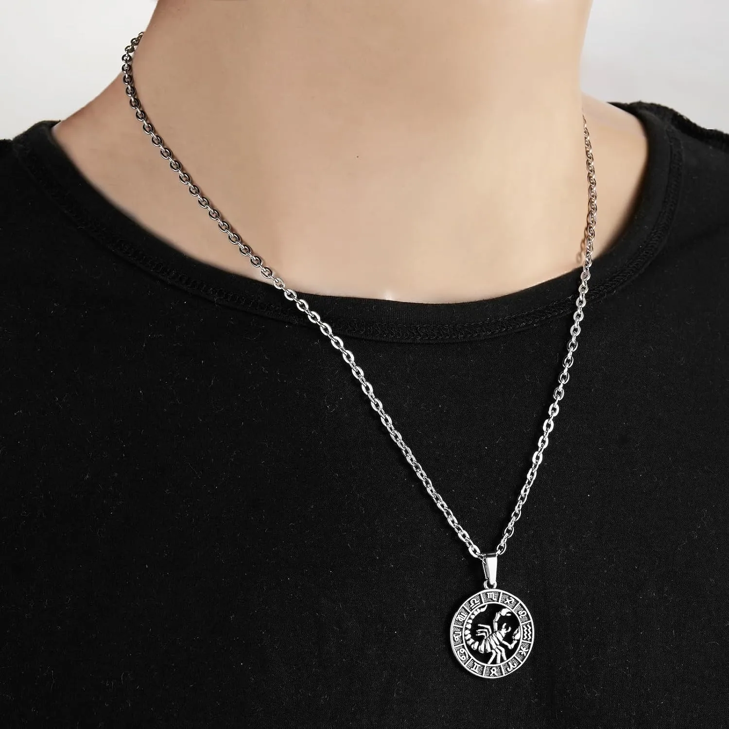 Zodiac Sign Pendant Necklaces for Women Men Stainless Steels Leo Constellation Horoscope Medallion Retro Celestial Astrology Jewelry